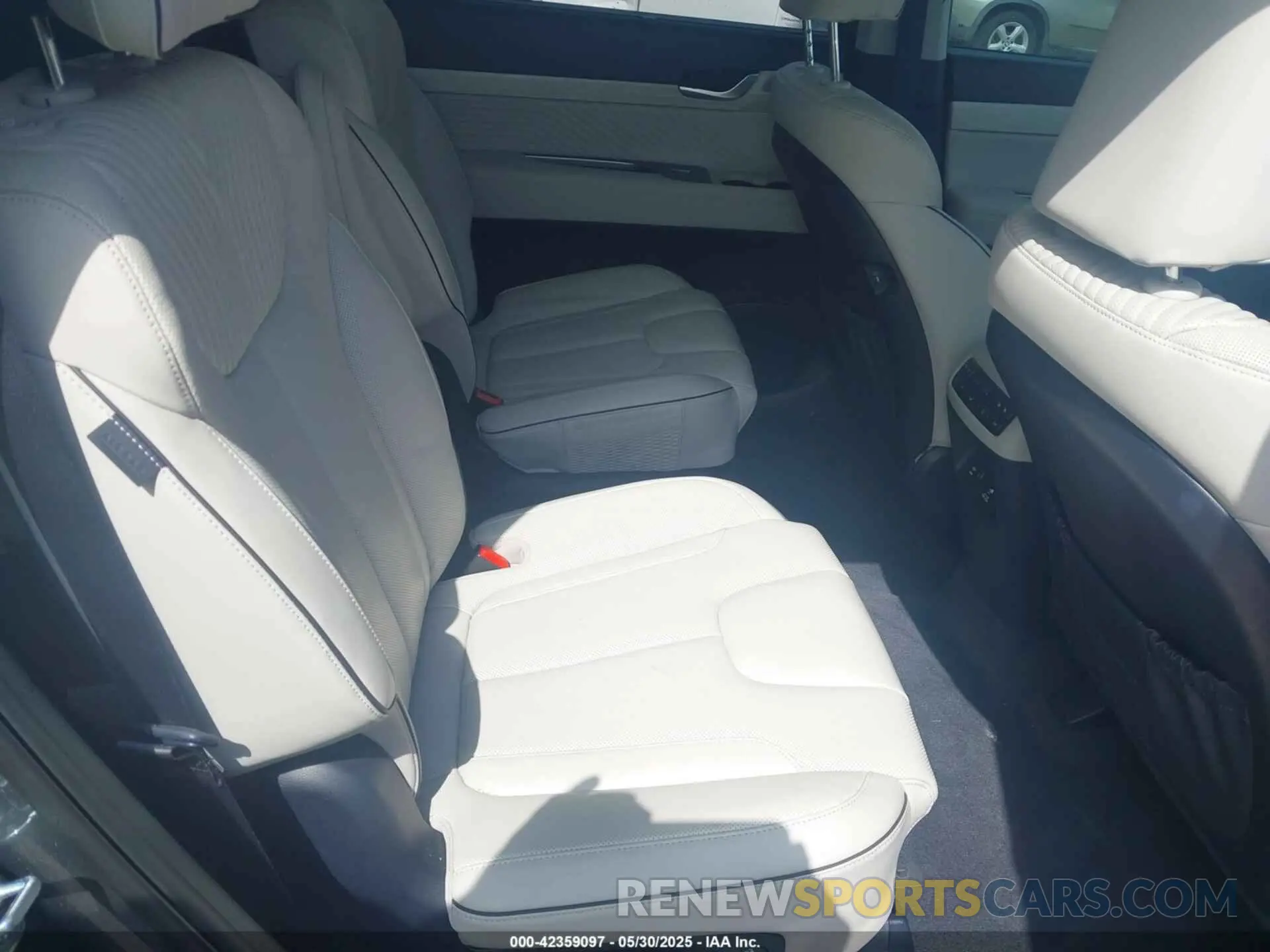 8 Photograph of a damaged car KM8R74GE3PU625518 HYUNDAI PALISADE 2023