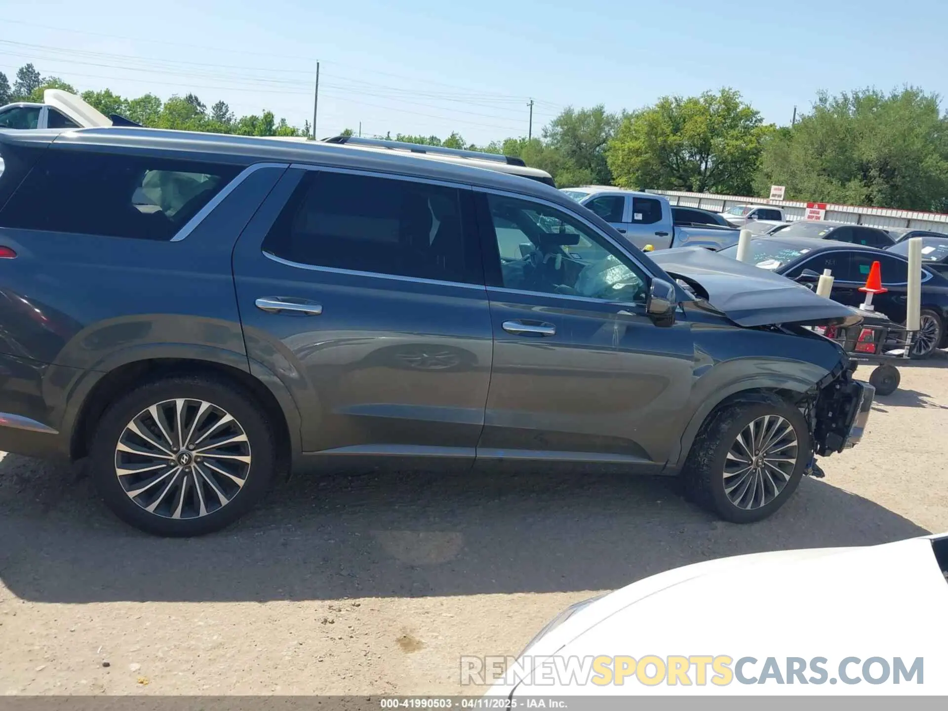 13 Photograph of a damaged car KM8R74GEXPU517333 HYUNDAI PALISADE 2023