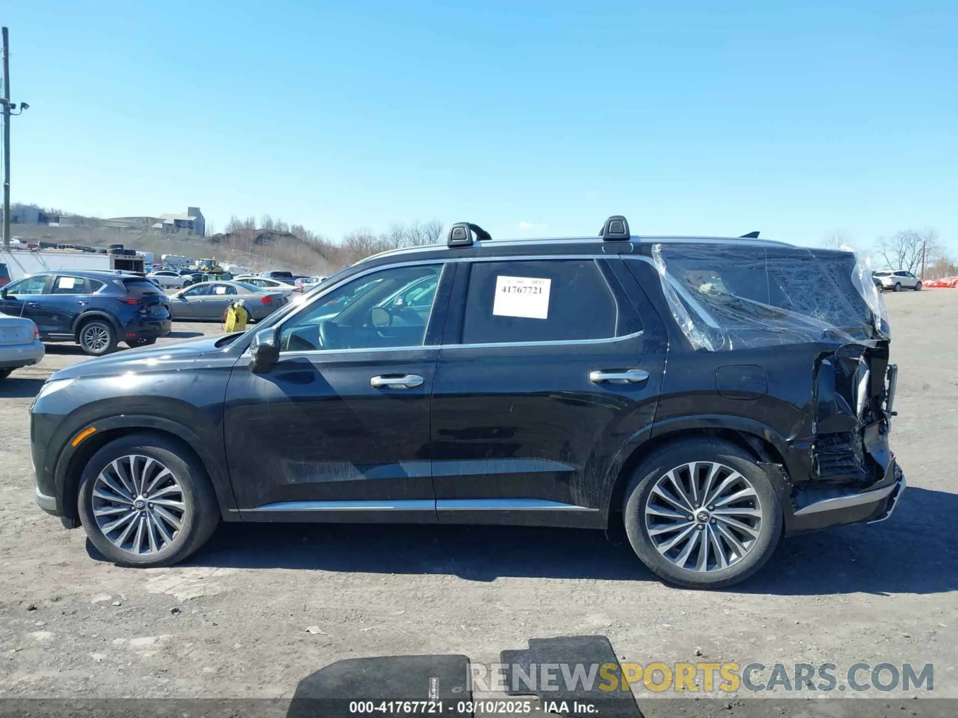 14 Photograph of a damaged car KM8R7DGE0PU582482 HYUNDAI PALISADE 2023