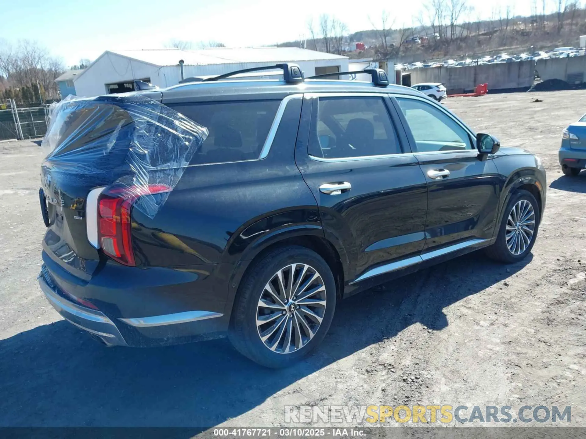 4 Photograph of a damaged car KM8R7DGE0PU582482 HYUNDAI PALISADE 2023