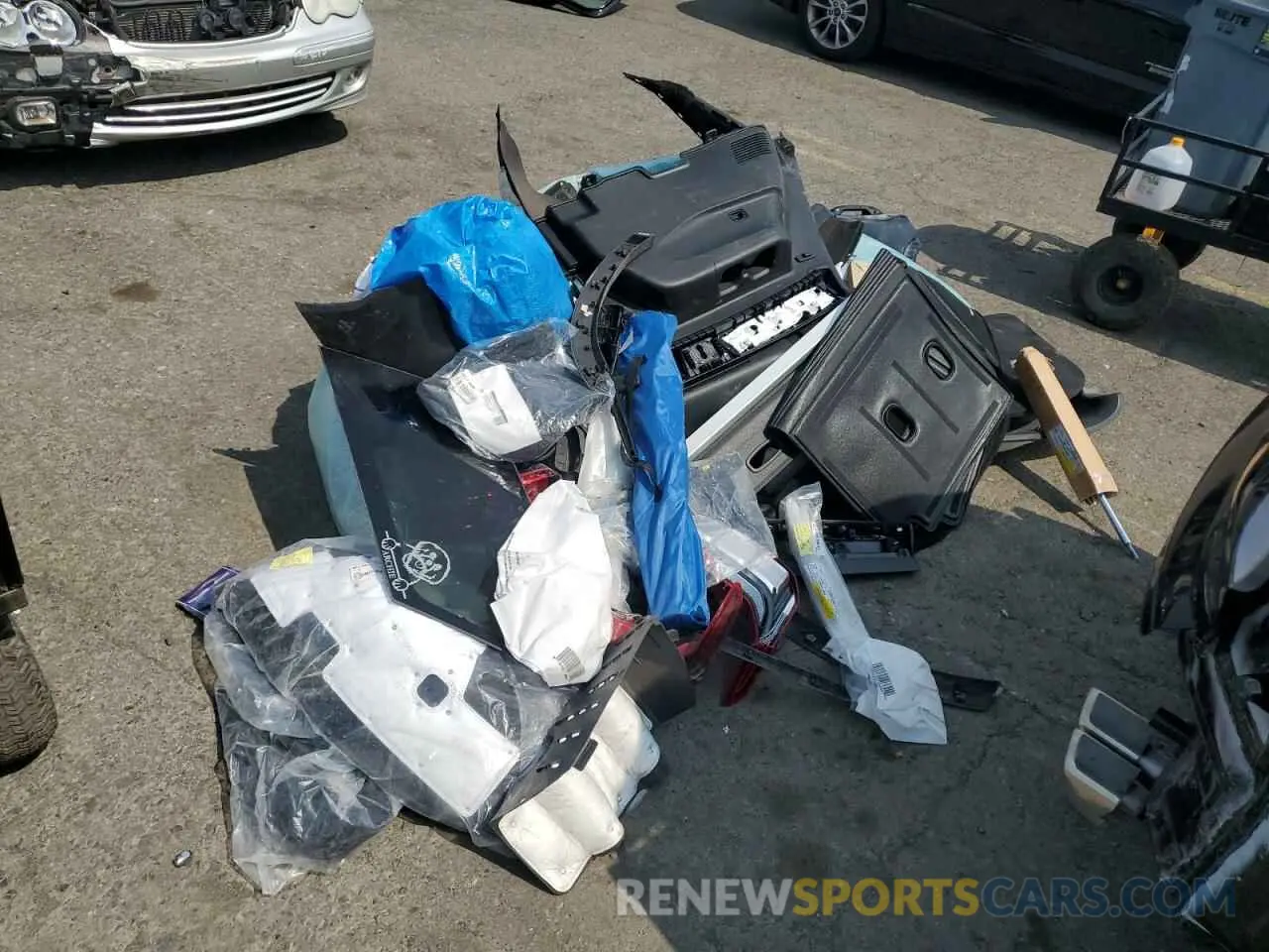 13 Photograph of a damaged car KM8R7DGE0PU606179 HYUNDAI PALISADE 2023