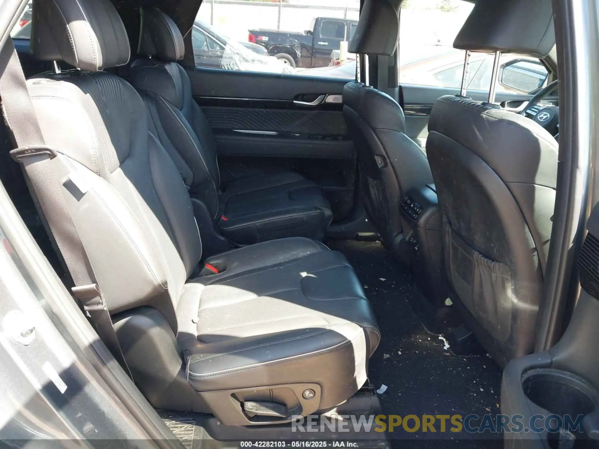 8 Photograph of a damaged car KM8R7DGE1PU502462 HYUNDAI PALISADE 2023