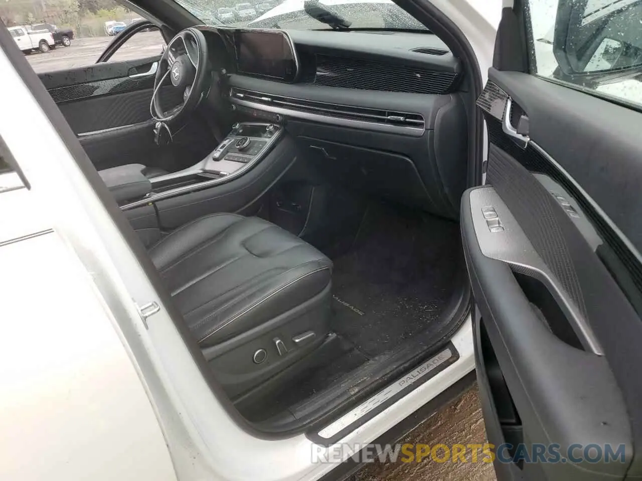 8 Photograph of a damaged car KM8R7DGE4PU584025 HYUNDAI PALISADE 2023