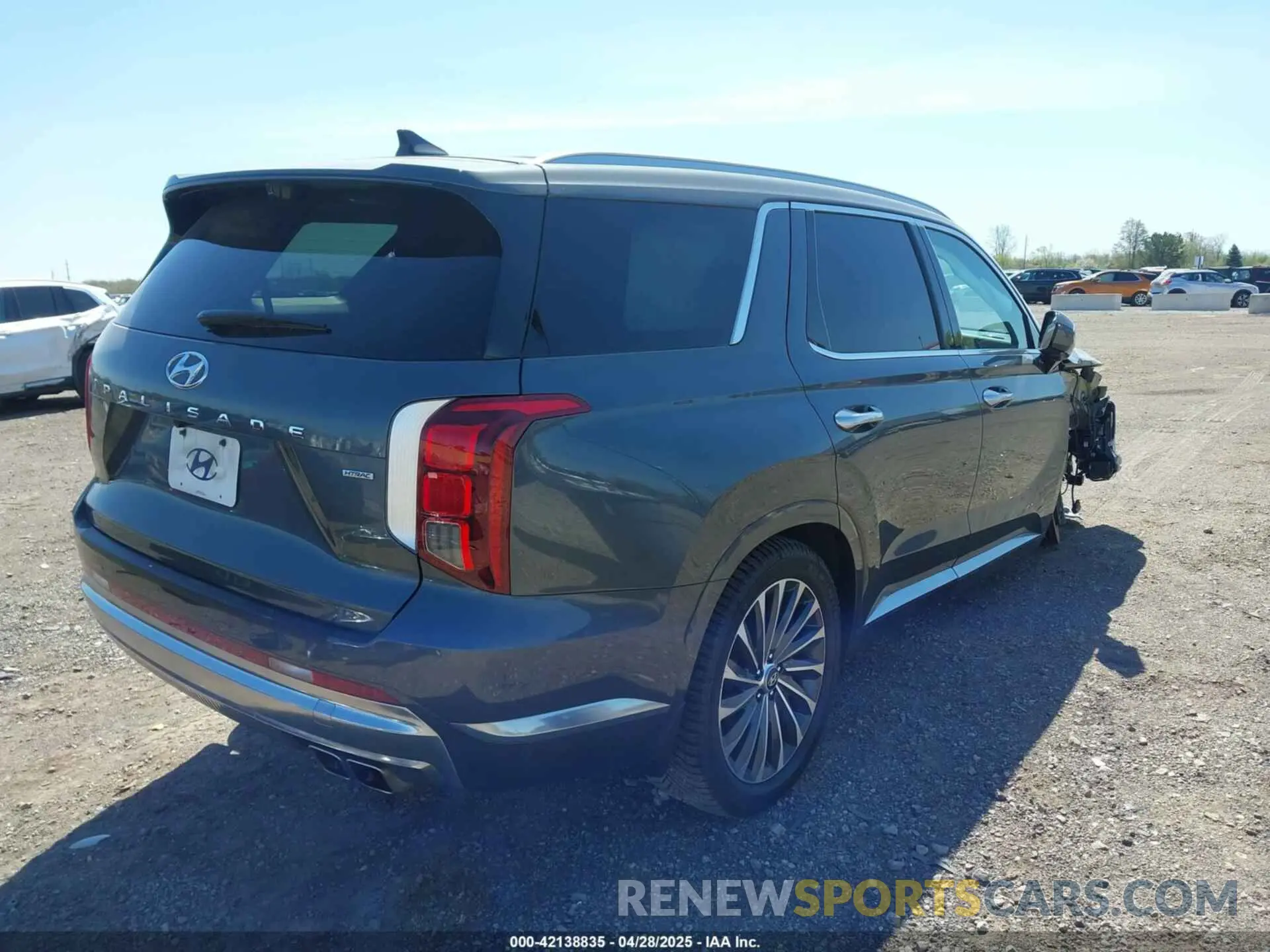 4 Photograph of a damaged car KM8R7DGE9PU591567 HYUNDAI PALISADE 2023