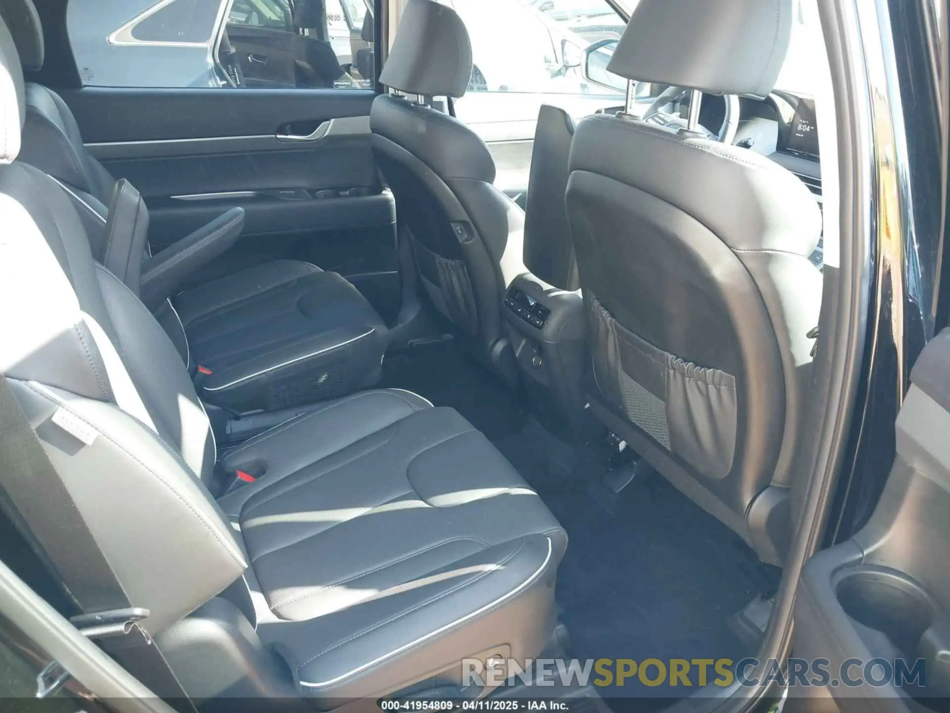 8 Photograph of a damaged car KM8R24GE0RU803824 HYUNDAI PALISADE 2024