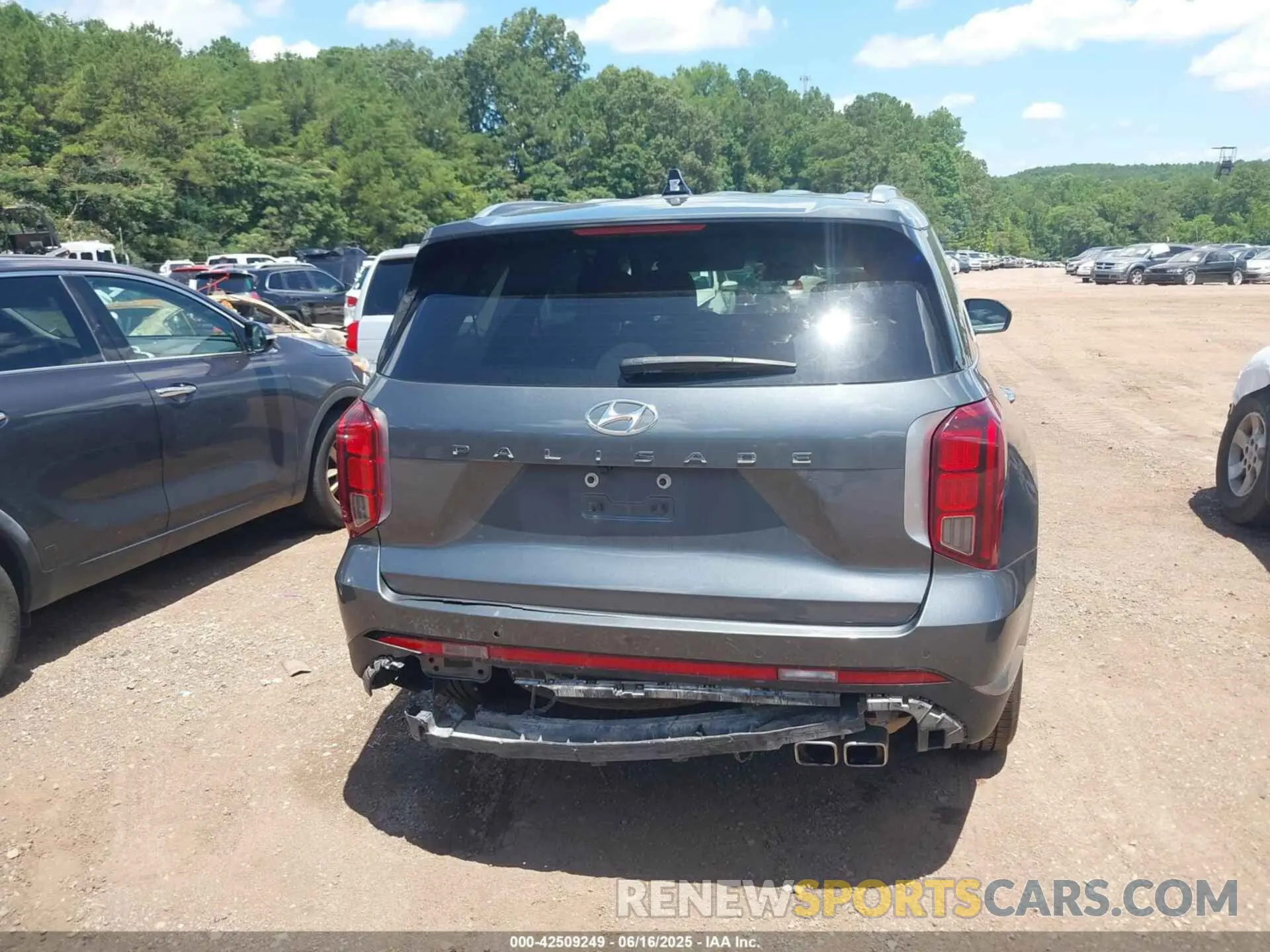 16 Photograph of a damaged car KM8R24GE2RU742301 HYUNDAI PALISADE 2024