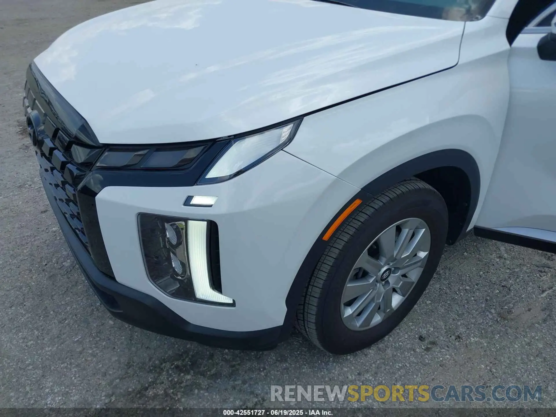 6 Photograph of a damaged car KM8R24GE3RU779664 HYUNDAI PALISADE 2024