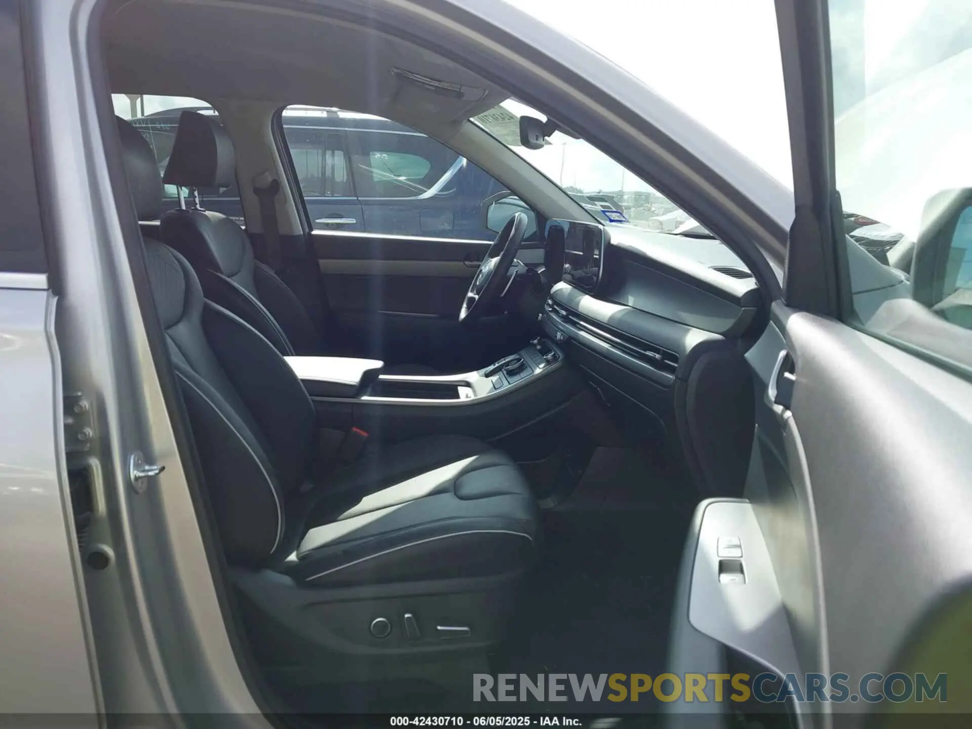 5 Photograph of a damaged car KM8R24GE3RU800173 HYUNDAI PALISADE 2024