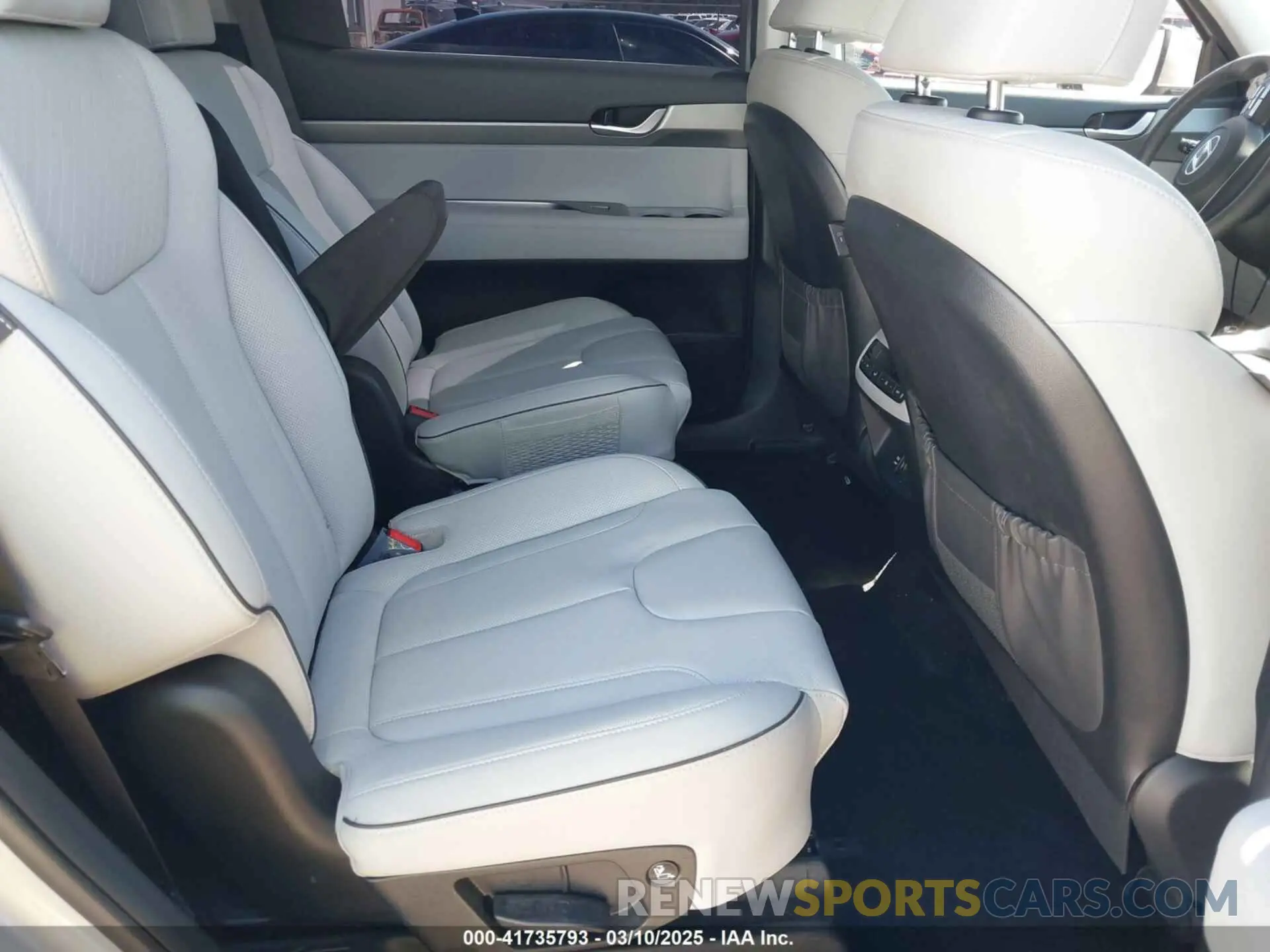 8 Photograph of a damaged car KM8R24GE4RU740923 HYUNDAI PALISADE 2024
