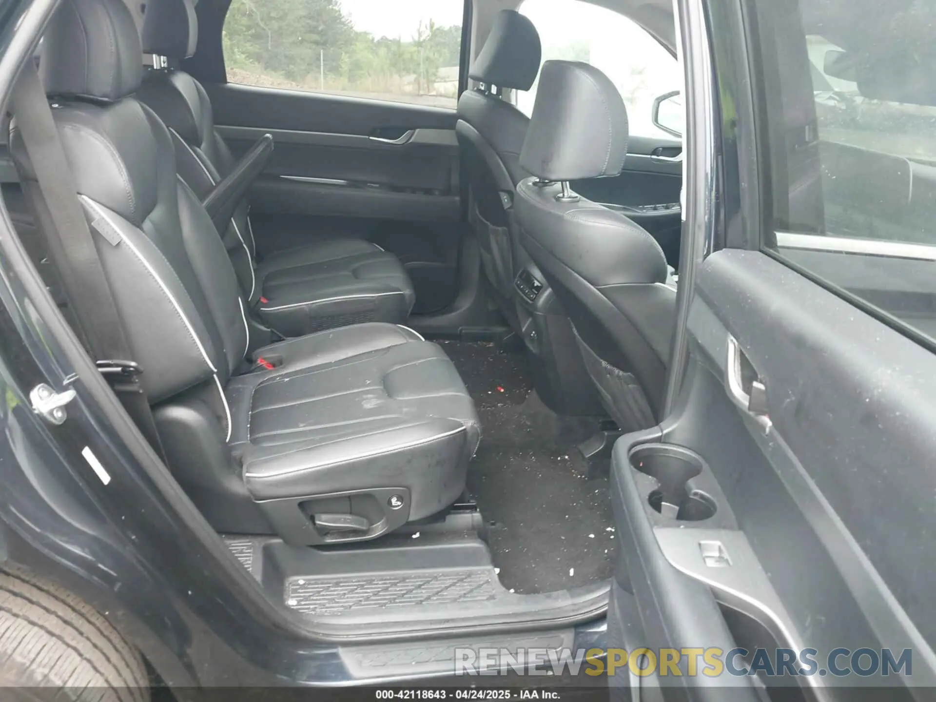8 Photograph of a damaged car KM8R24GE9RU704029 HYUNDAI PALISADE 2024