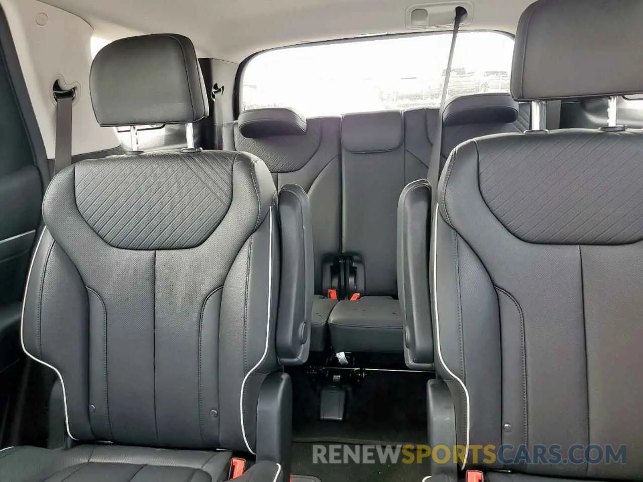 10 Photograph of a damaged car KM8R24GEXRU782478 HYUNDAI PALISADE 2024
