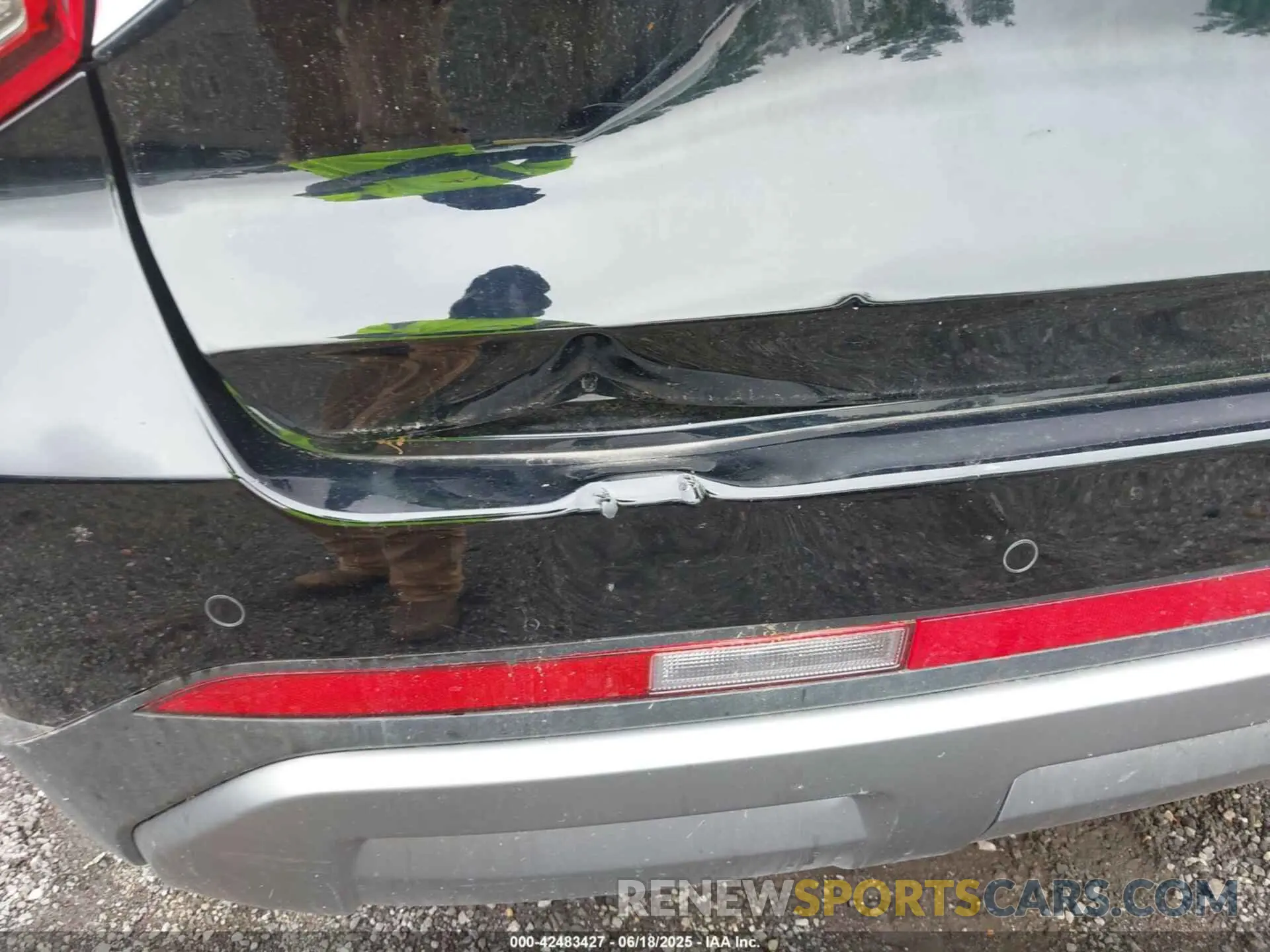 19 Photograph of a damaged car KM8R2DGE2RU801329 HYUNDAI PALISADE 2024