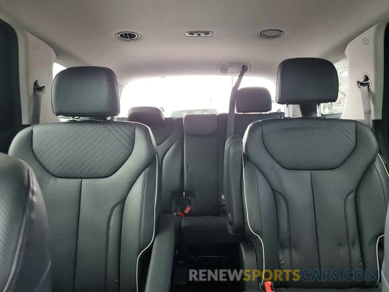 10 Photograph of a damaged car KM8R2DGE5RU715593 HYUNDAI PALISADE 2024