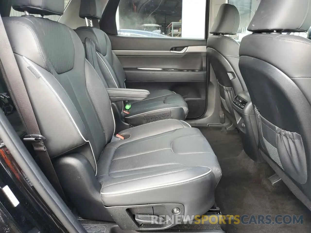 11 Photograph of a damaged car KM8R2DGE5RU715593 HYUNDAI PALISADE 2024