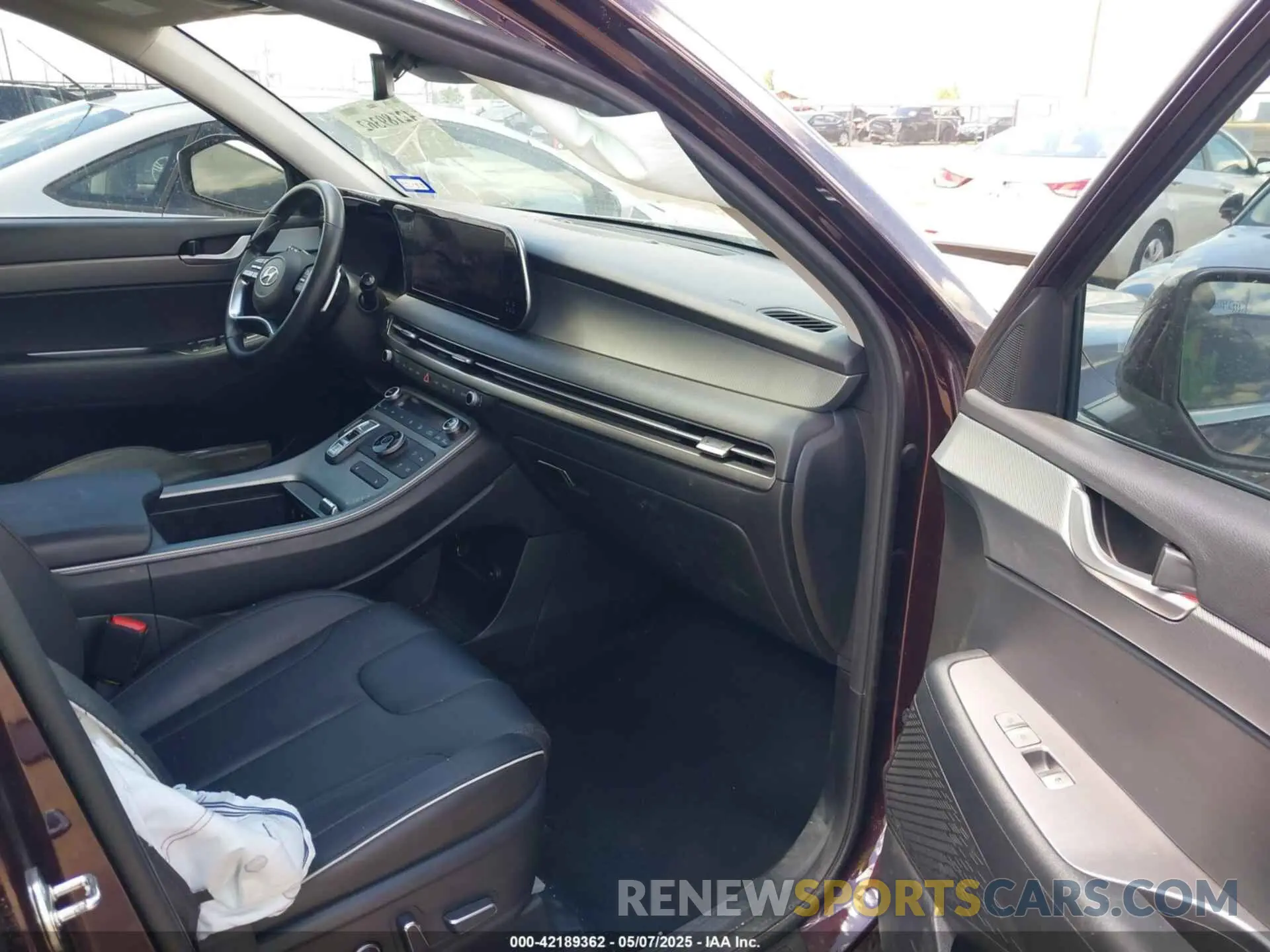 5 Photograph of a damaged car KM8R2DGE9RU660632 HYUNDAI PALISADE 2024