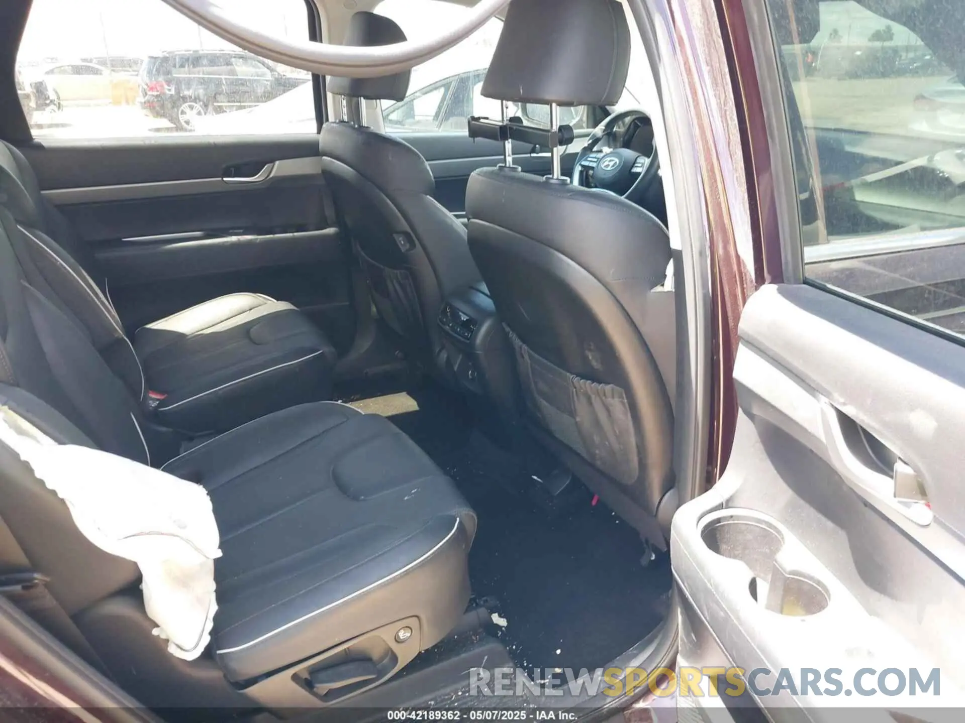 8 Photograph of a damaged car KM8R2DGE9RU660632 HYUNDAI PALISADE 2024