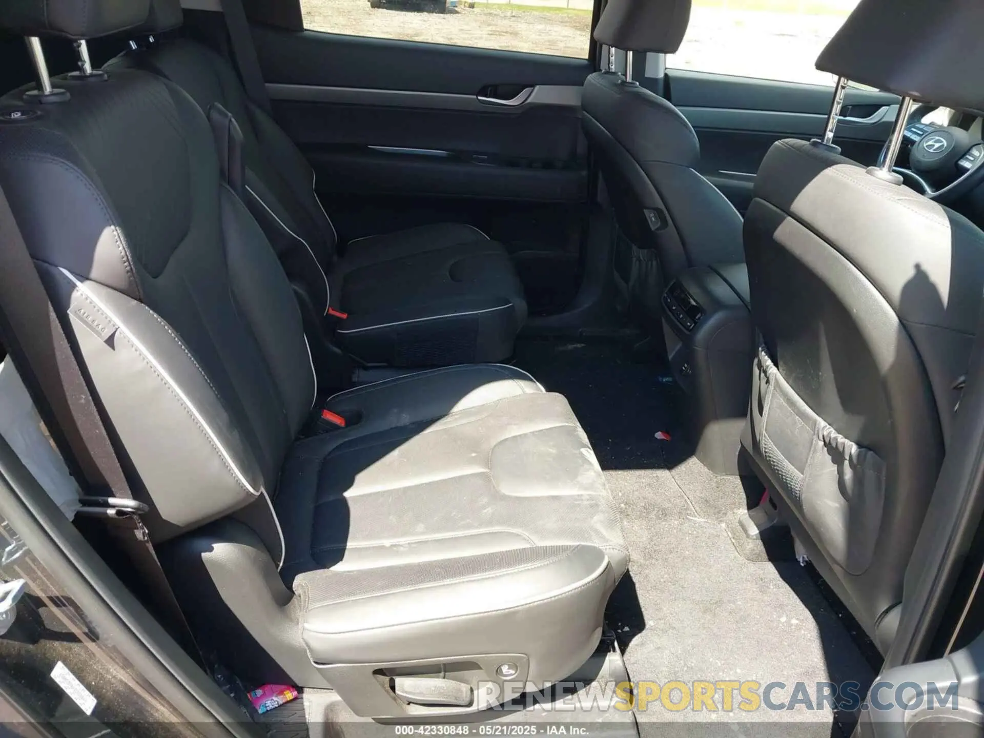 8 Photograph of a damaged car KM8R2DGEXRU659957 HYUNDAI PALISADE 2024