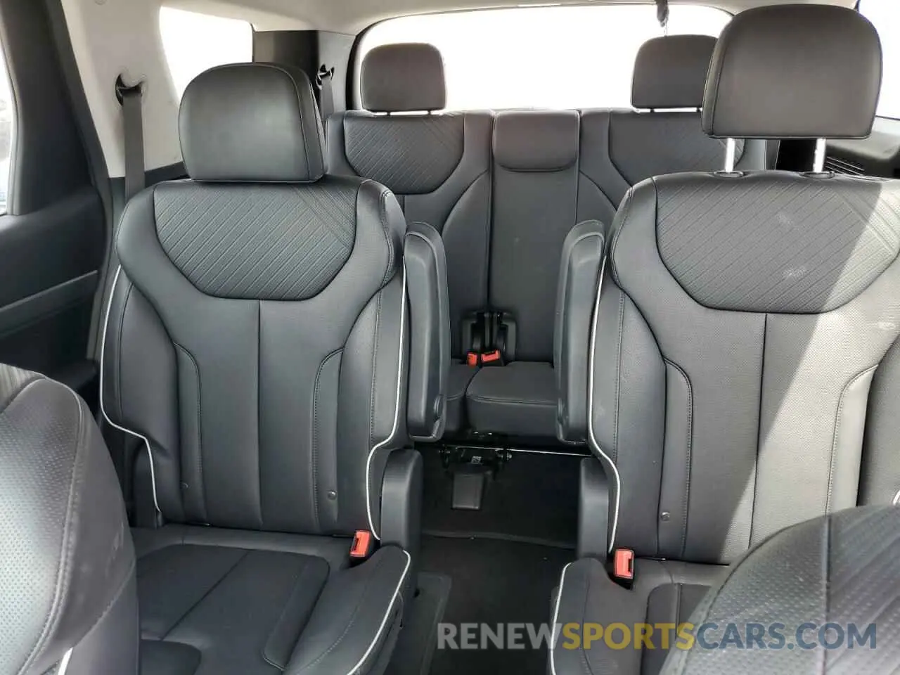 10 Photograph of a damaged car KM8R2DGEXRU703763 HYUNDAI PALISADE 2024