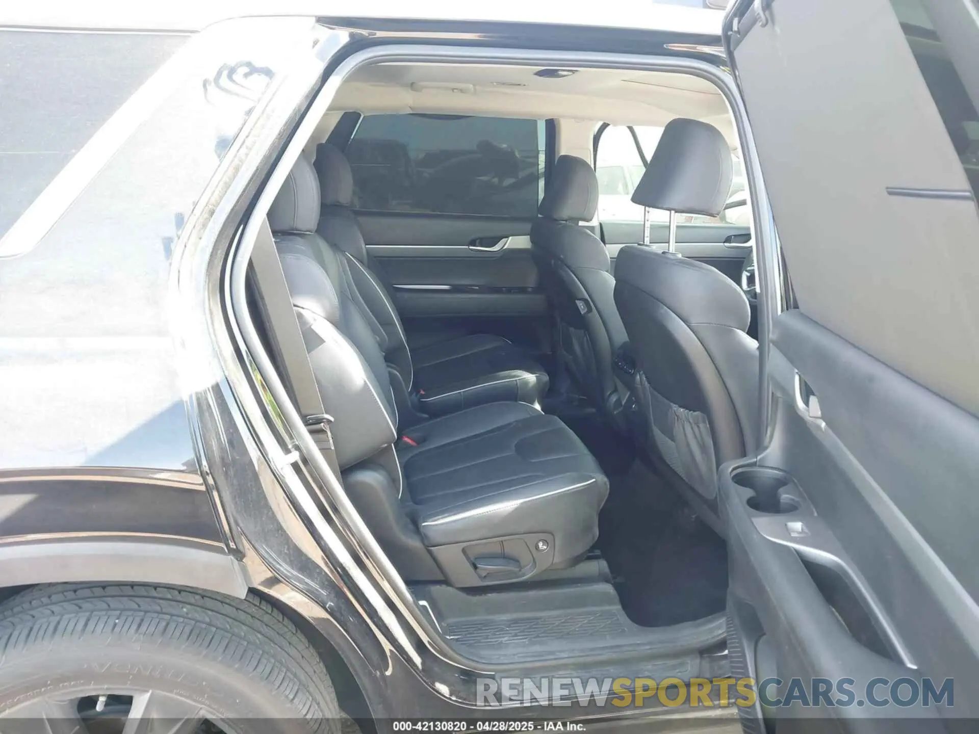 8 Photograph of a damaged car KM8R34GE3RU699746 HYUNDAI PALISADE 2024