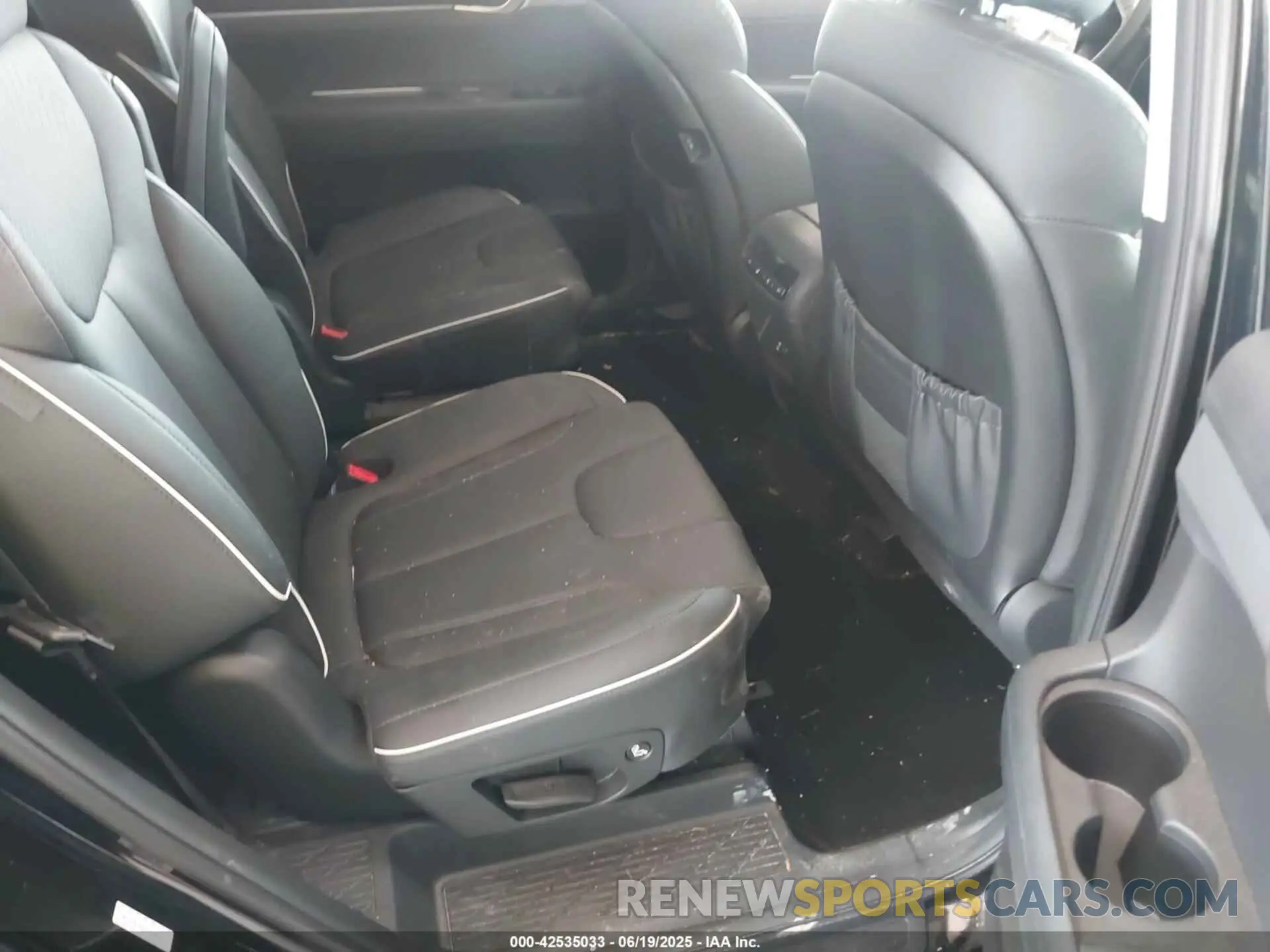8 Photograph of a damaged car KM8R34GE5RU683726 HYUNDAI PALISADE 2024
