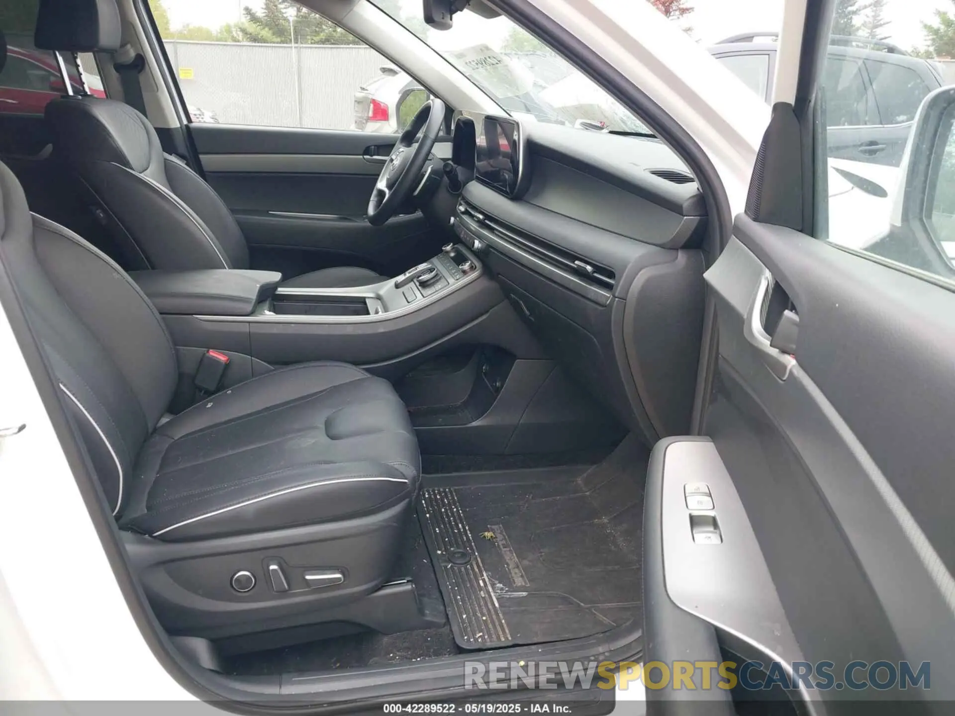 5 Photograph of a damaged car KM8R3DGE3RU671302 HYUNDAI PALISADE 2024