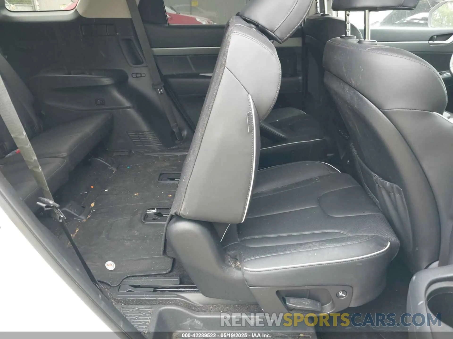 8 Photograph of a damaged car KM8R3DGE3RU671302 HYUNDAI PALISADE 2024