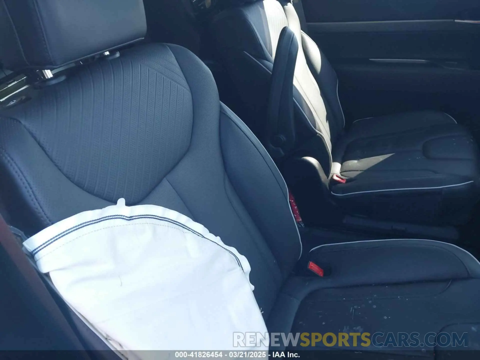8 Photograph of a damaged car KM8R3DGE5RU731662 HYUNDAI PALISADE 2024