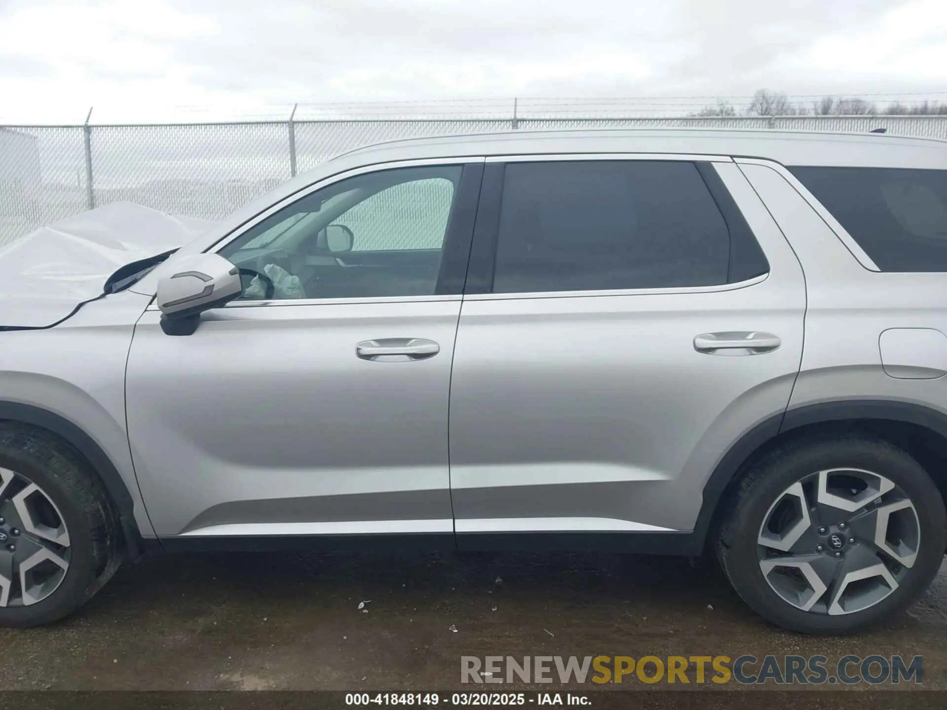 14 Photograph of a damaged car KM8R44GE0RU685154 HYUNDAI PALISADE 2024