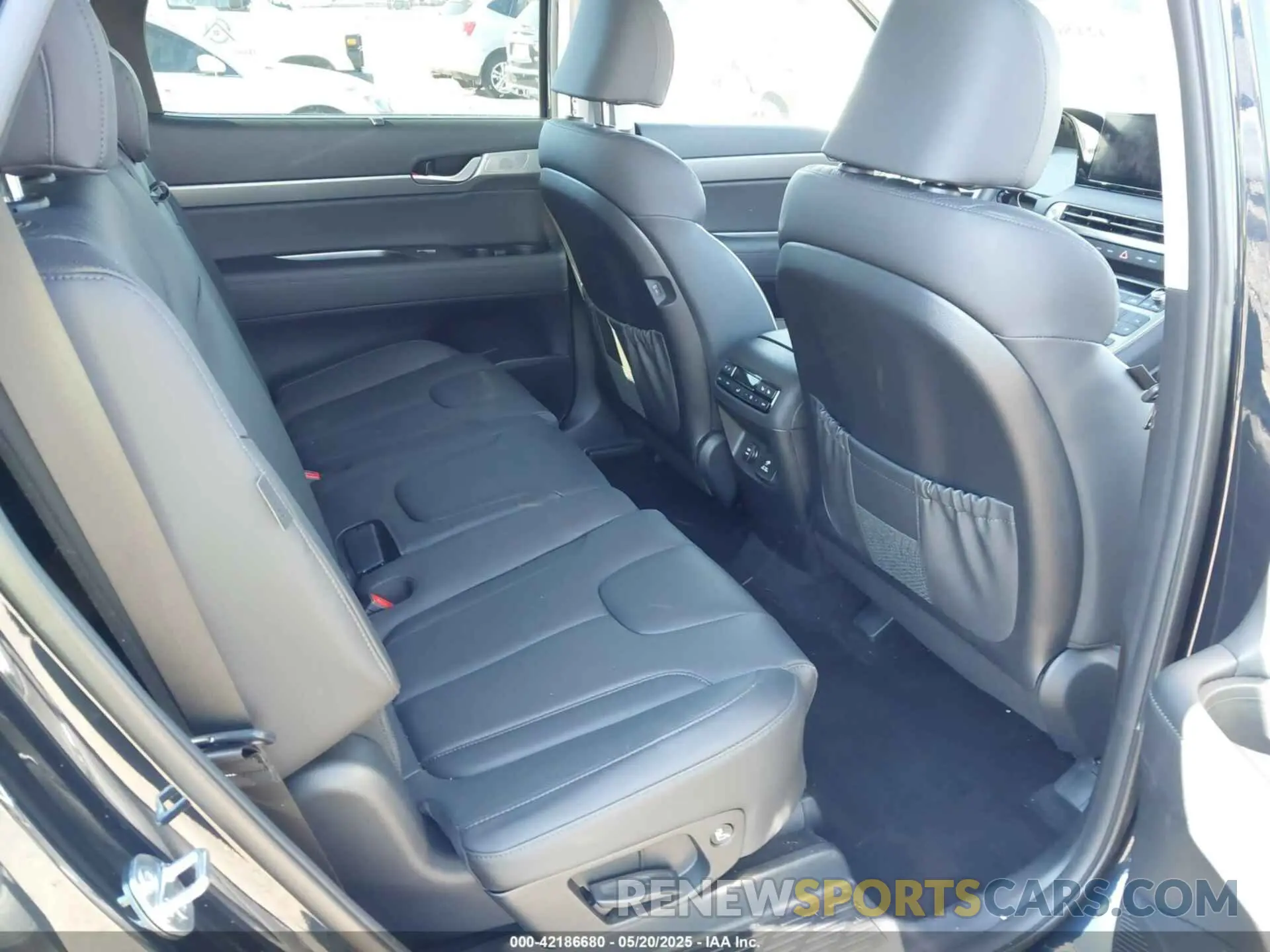 8 Photograph of a damaged car KM8R44GE0RU765201 HYUNDAI PALISADE 2024
