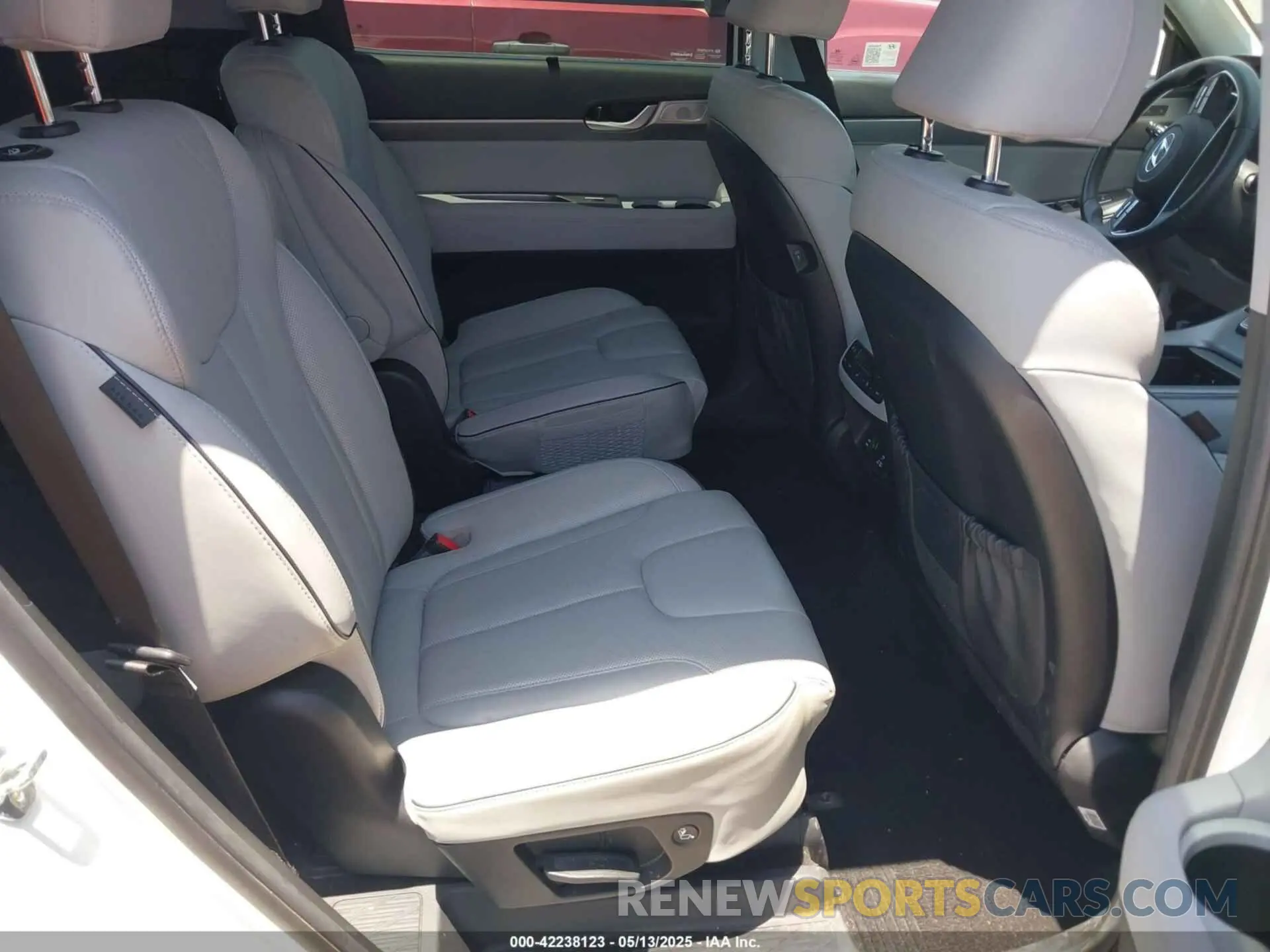 8 Photograph of a damaged car KM8R44GE1RU752635 HYUNDAI PALISADE 2024