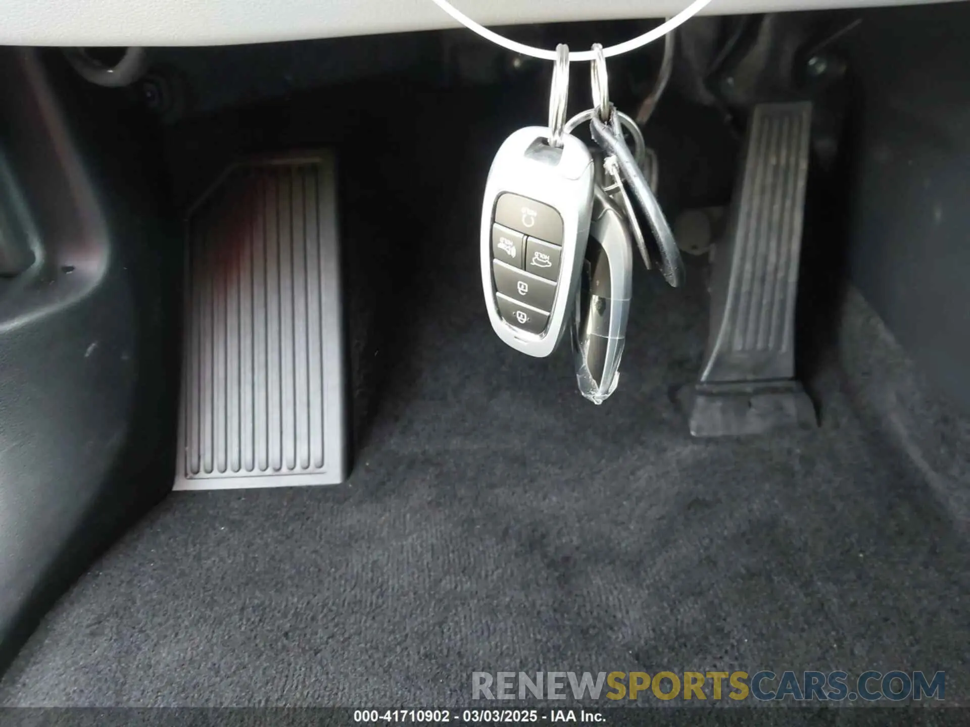 11 Photograph of a damaged car KM8R44GE5RU790384 HYUNDAI PALISADE 2024