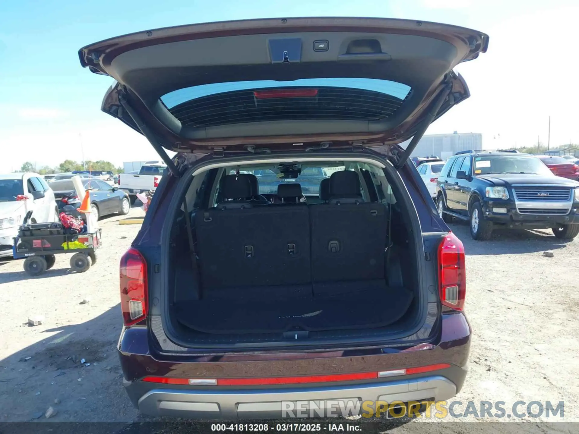 17 Photograph of a damaged car KM8R44GE6RU650537 HYUNDAI PALISADE 2024
