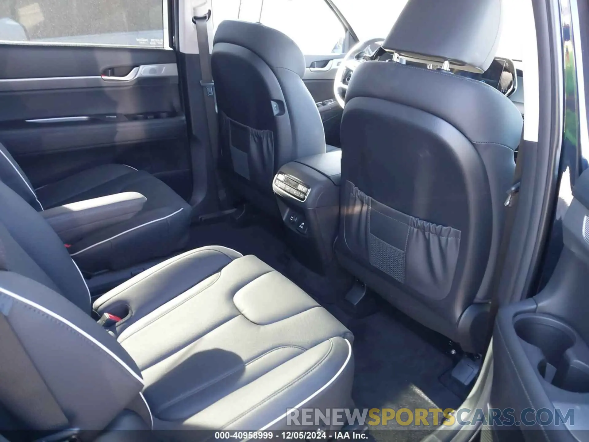 8 Photograph of a damaged car KM8R44GEXRU760586 HYUNDAI PALISADE 2024