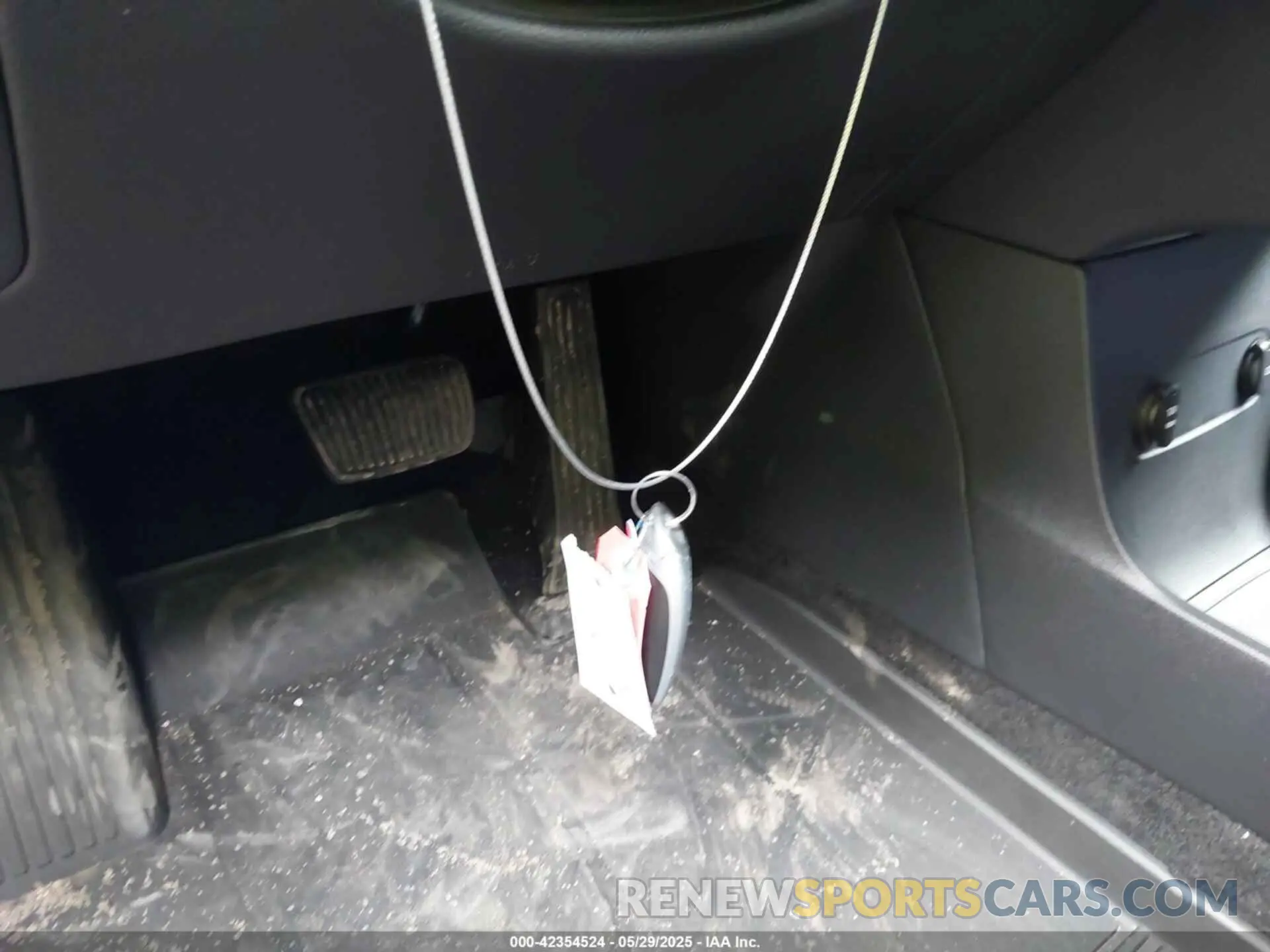 11 Photograph of a damaged car KM8R4DGE1RU695840 HYUNDAI PALISADE 2024