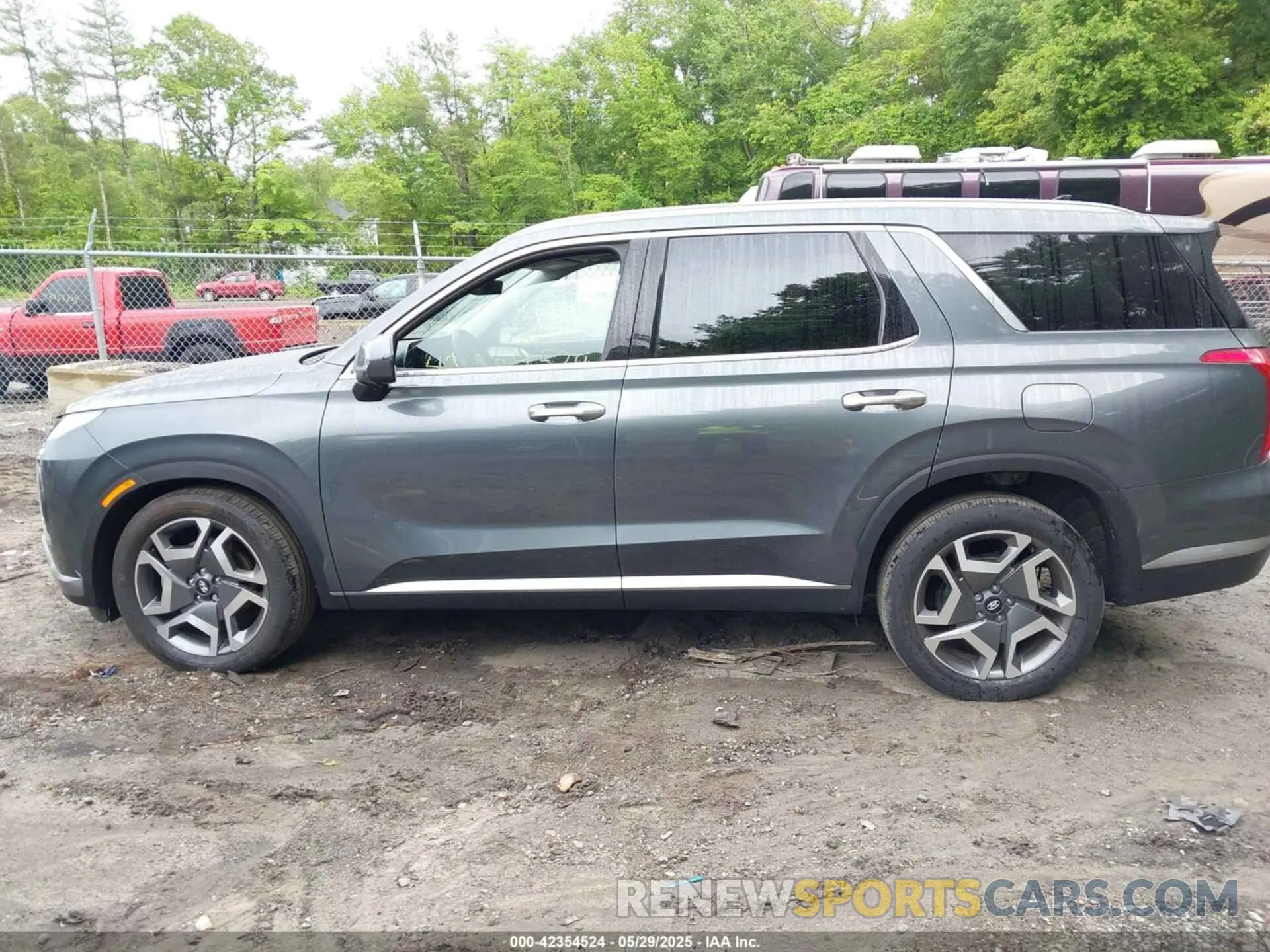 14 Photograph of a damaged car KM8R4DGE1RU695840 HYUNDAI PALISADE 2024