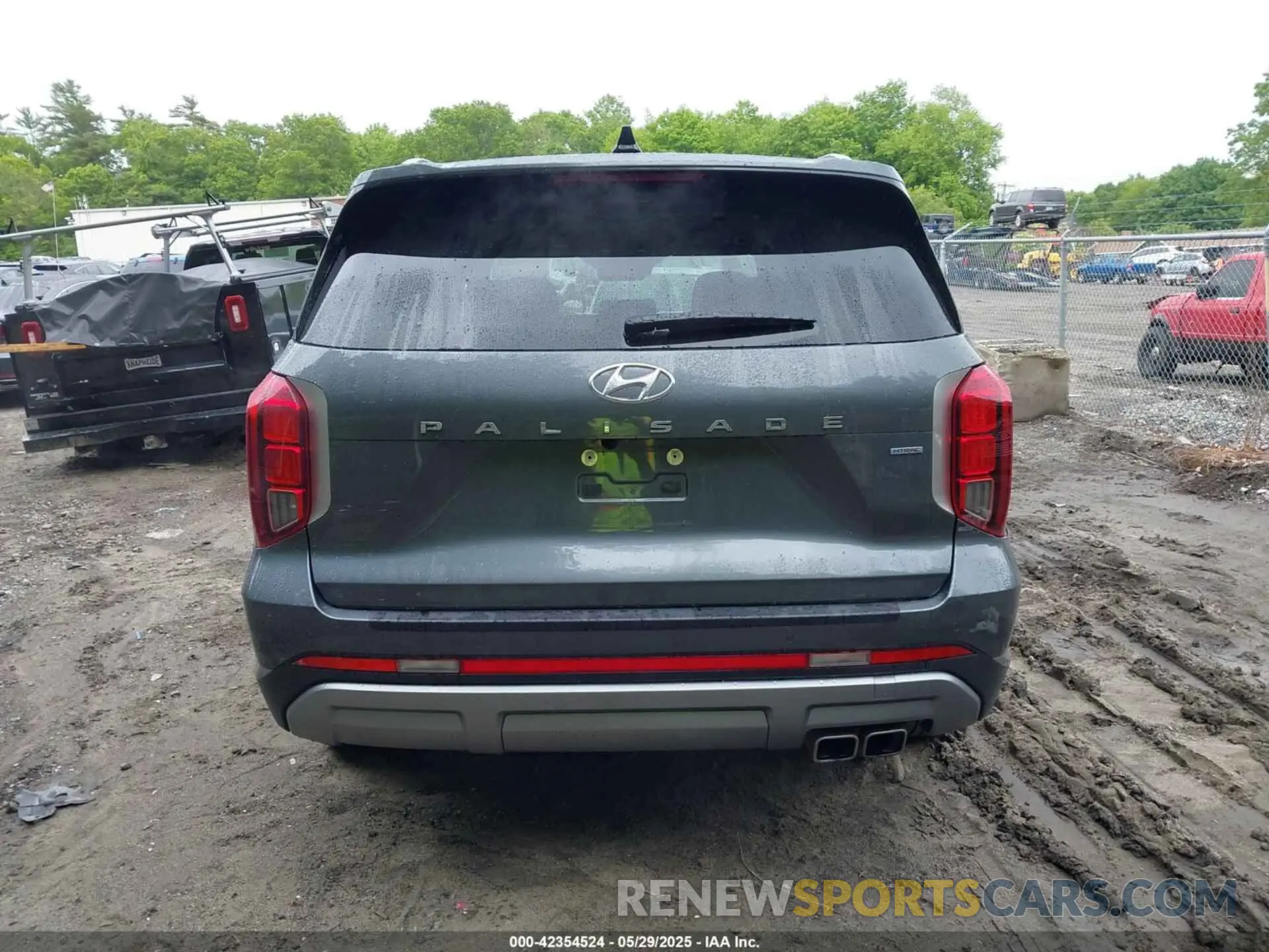 16 Photograph of a damaged car KM8R4DGE1RU695840 HYUNDAI PALISADE 2024