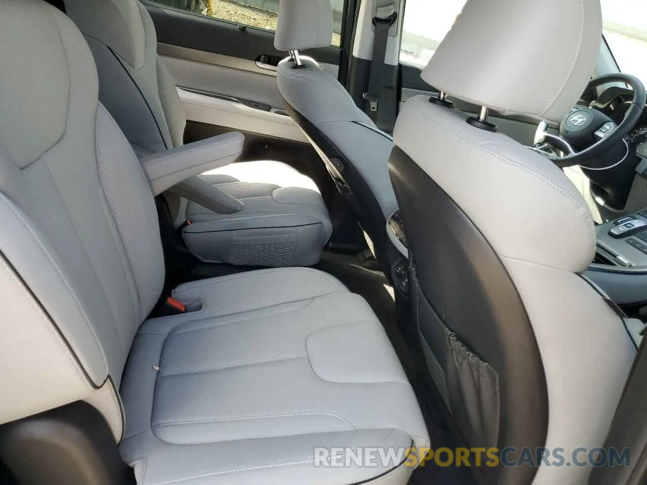 11 Photograph of a damaged car KM8R4DGE5RU792880 HYUNDAI PALISADE 2024