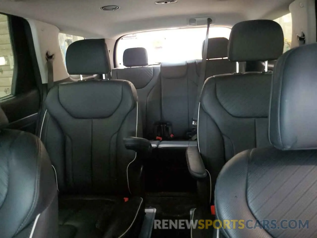 10 Photograph of a damaged car KM8R4DGE8RU665945 HYUNDAI PALISADE 2024