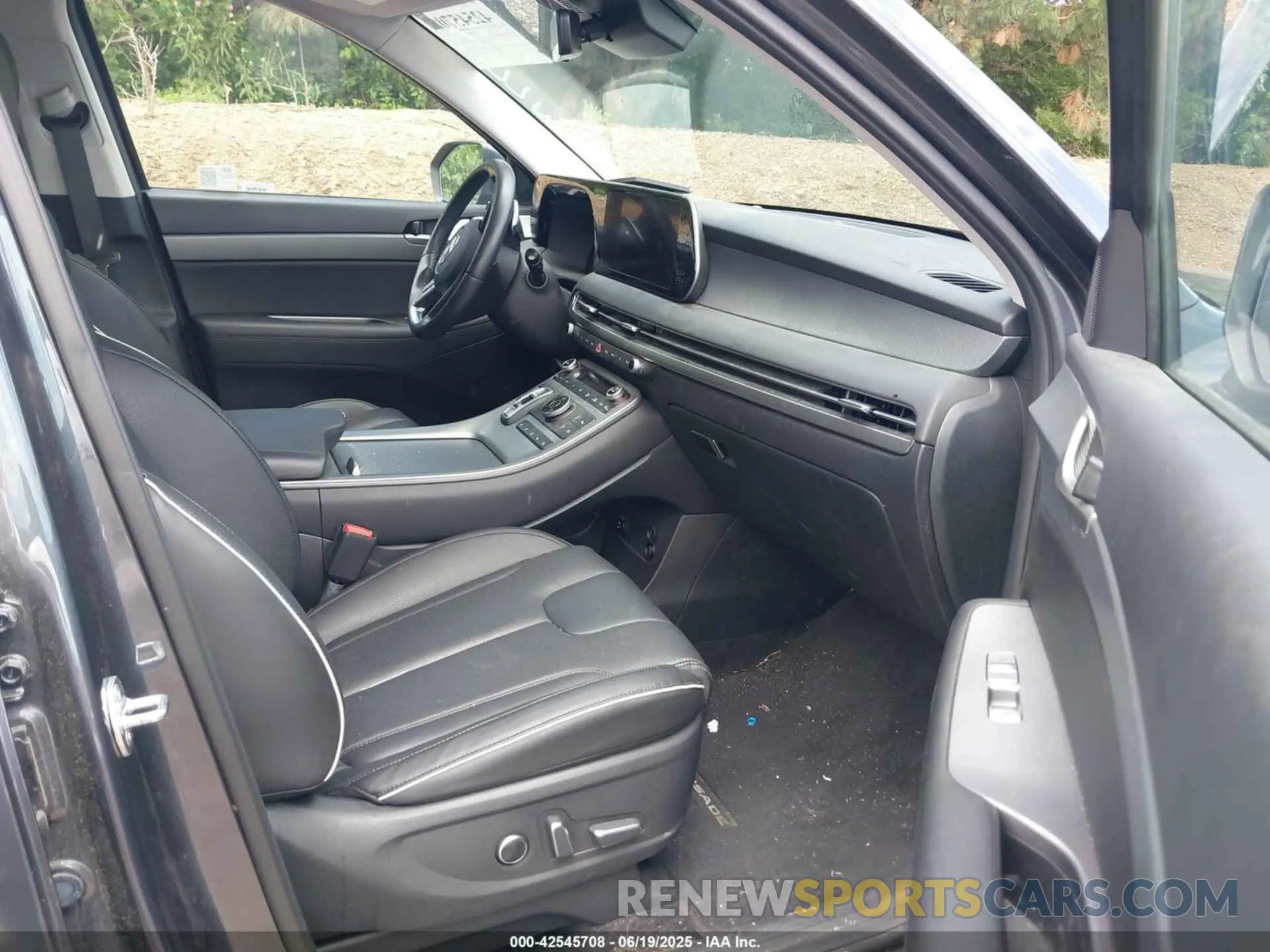 5 Photograph of a damaged car KM8R4DGE9RU690501 HYUNDAI PALISADE 2024