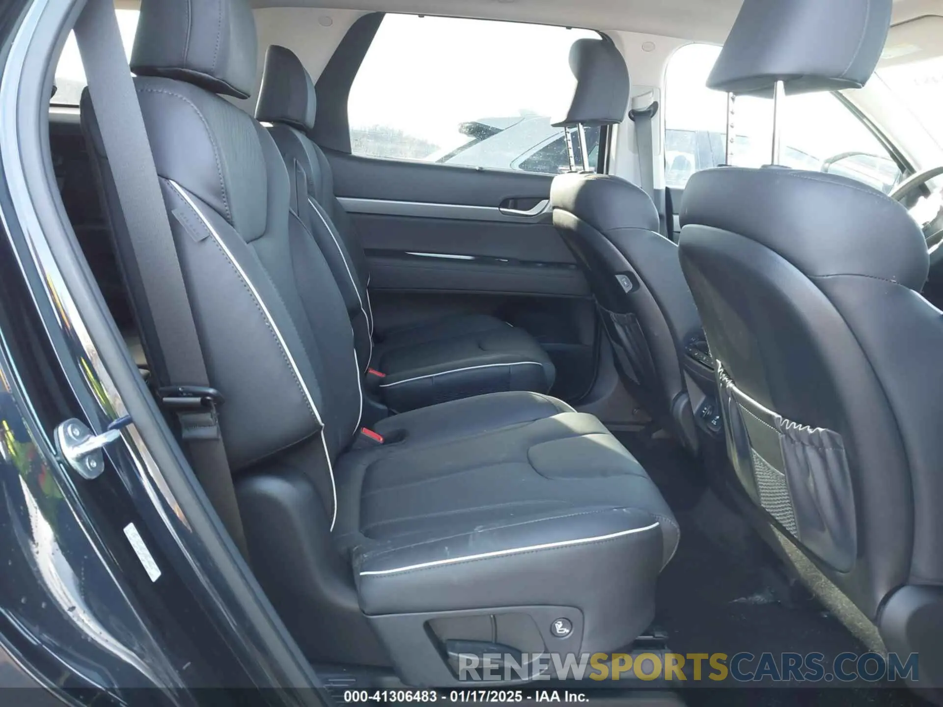 8 Photograph of a damaged car KM8R4DGEXRU797167 HYUNDAI PALISADE 2024