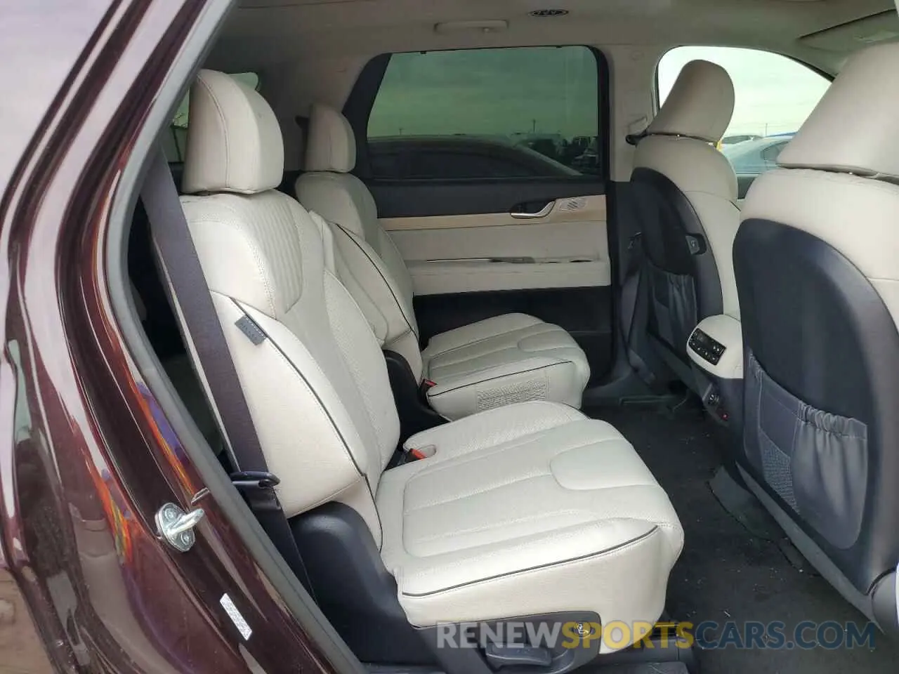 11 Photograph of a damaged car KM8R54GE9RU738186 HYUNDAI PALISADE 2024