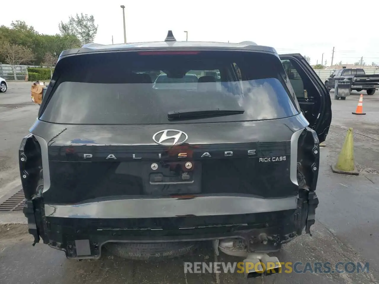 6 Photograph of a damaged car KM8R54GEXRU690911 HYUNDAI PALISADE 2024