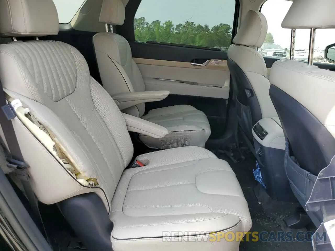 11 Photograph of a damaged car KM8R5DGE0RU785025 HYUNDAI PALISADE 2024