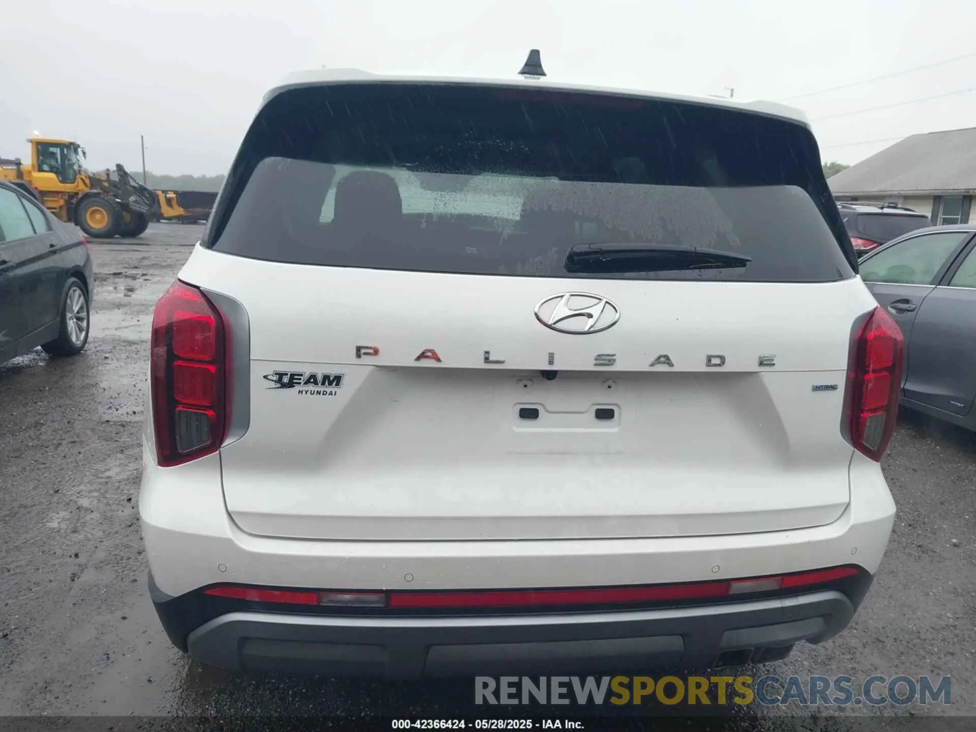 17 Photograph of a damaged car KM8R5DGE3RU740547 HYUNDAI PALISADE 2024