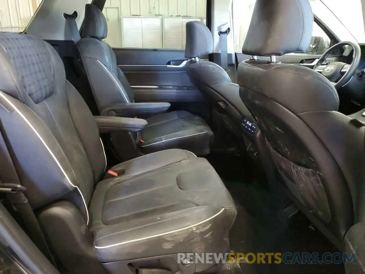 11 Photograph of a damaged car KM8R5DGE4RU680875 HYUNDAI PALISADE 2024