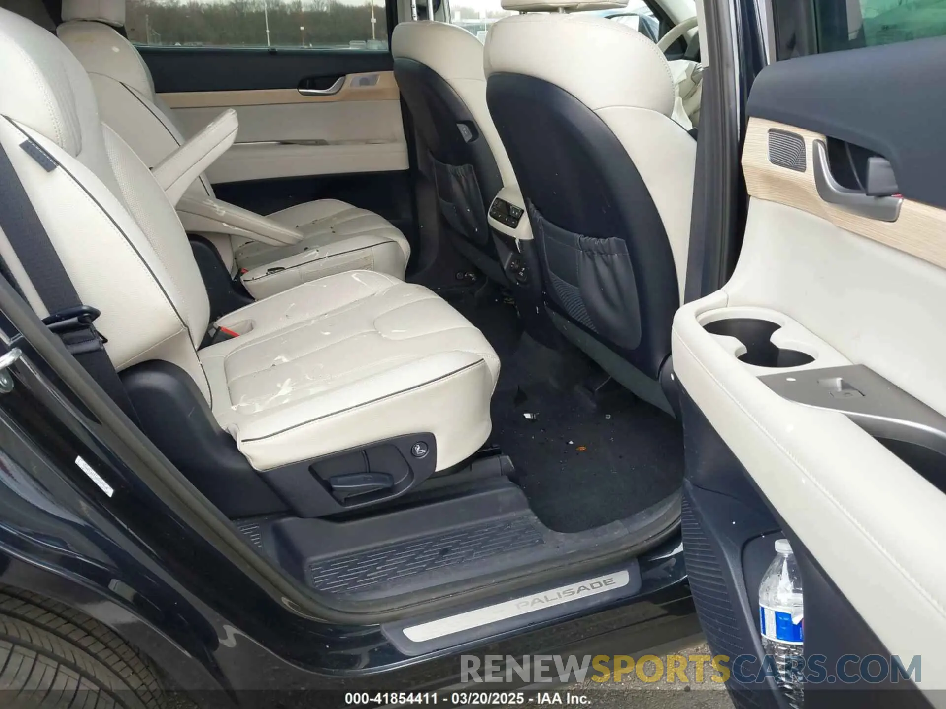 8 Photograph of a damaged car KM8R5DGE8RU704918 HYUNDAI PALISADE 2024