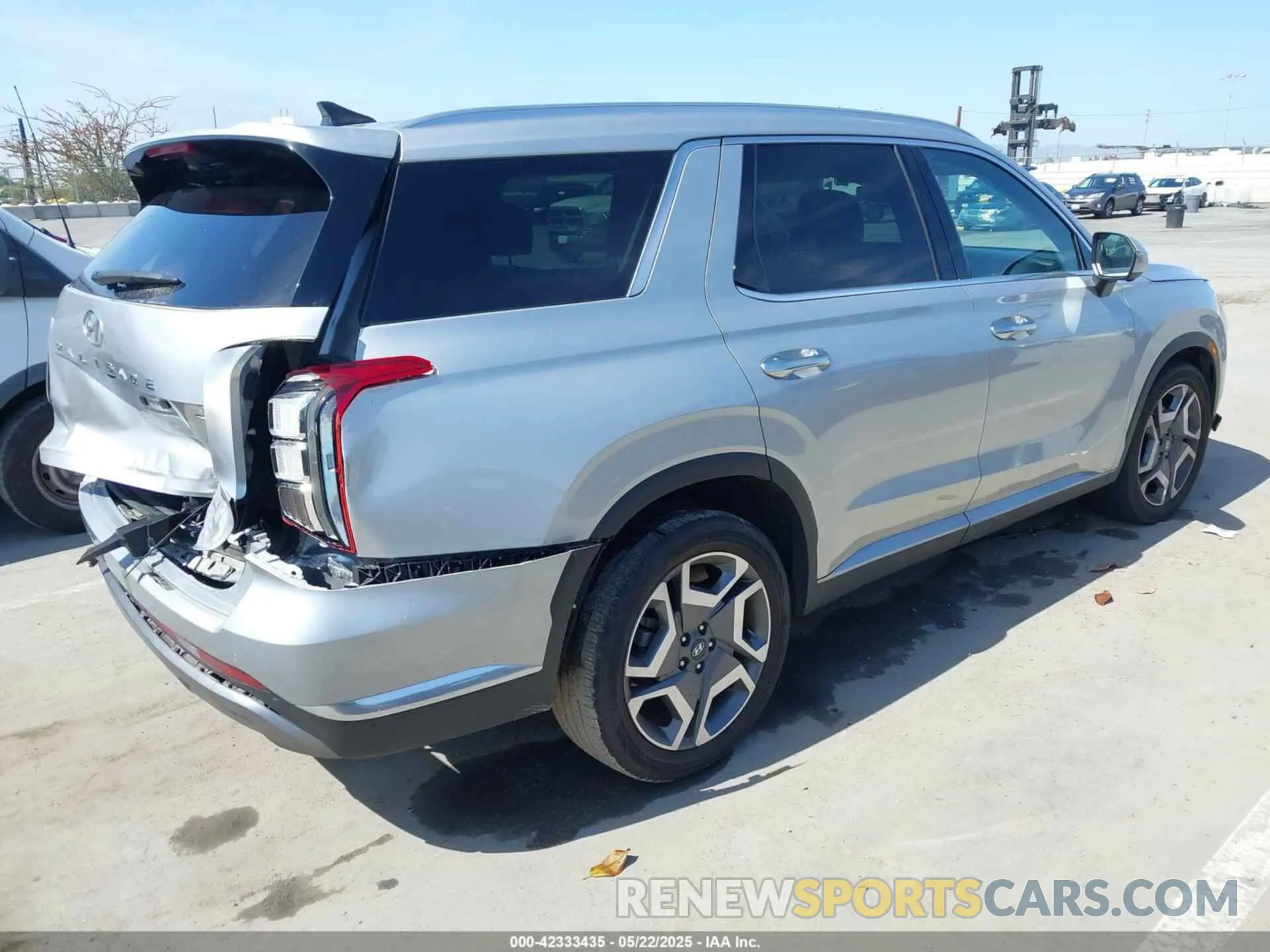 4 Photograph of a damaged car KM8R5DGE9RU698448 HYUNDAI PALISADE 2024