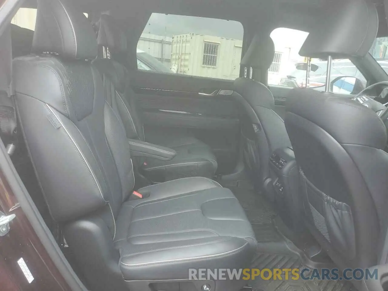 11 Photograph of a damaged car KM8R74GE5RU678773 HYUNDAI PALISADE 2024