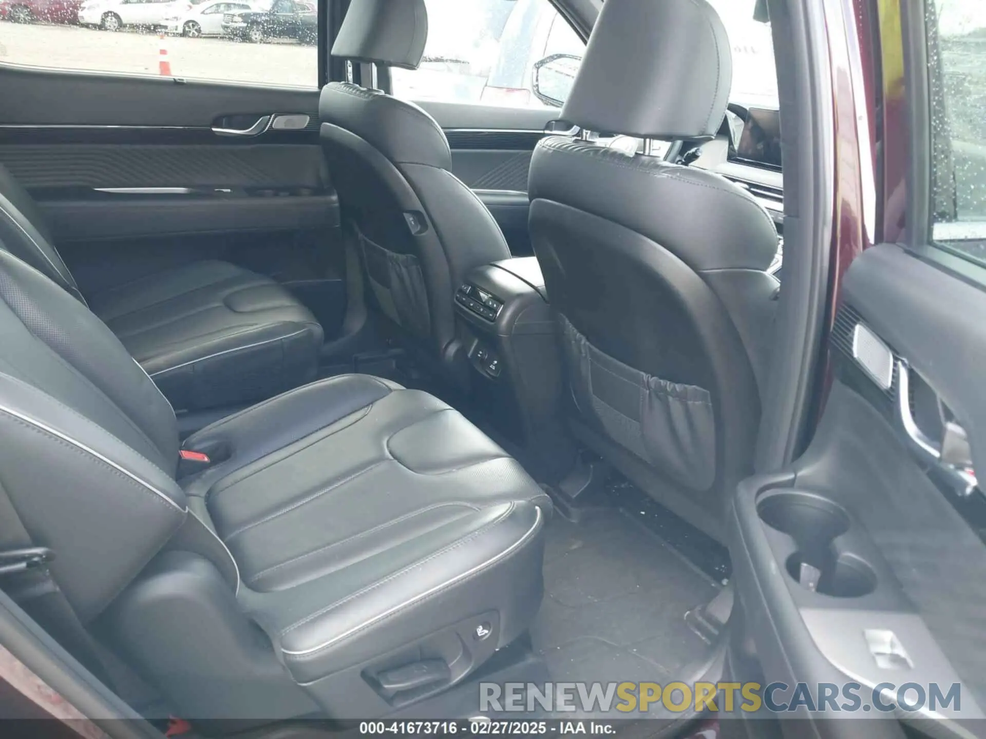 8 Photograph of a damaged car KM8R74GE7RU672196 HYUNDAI PALISADE 2024