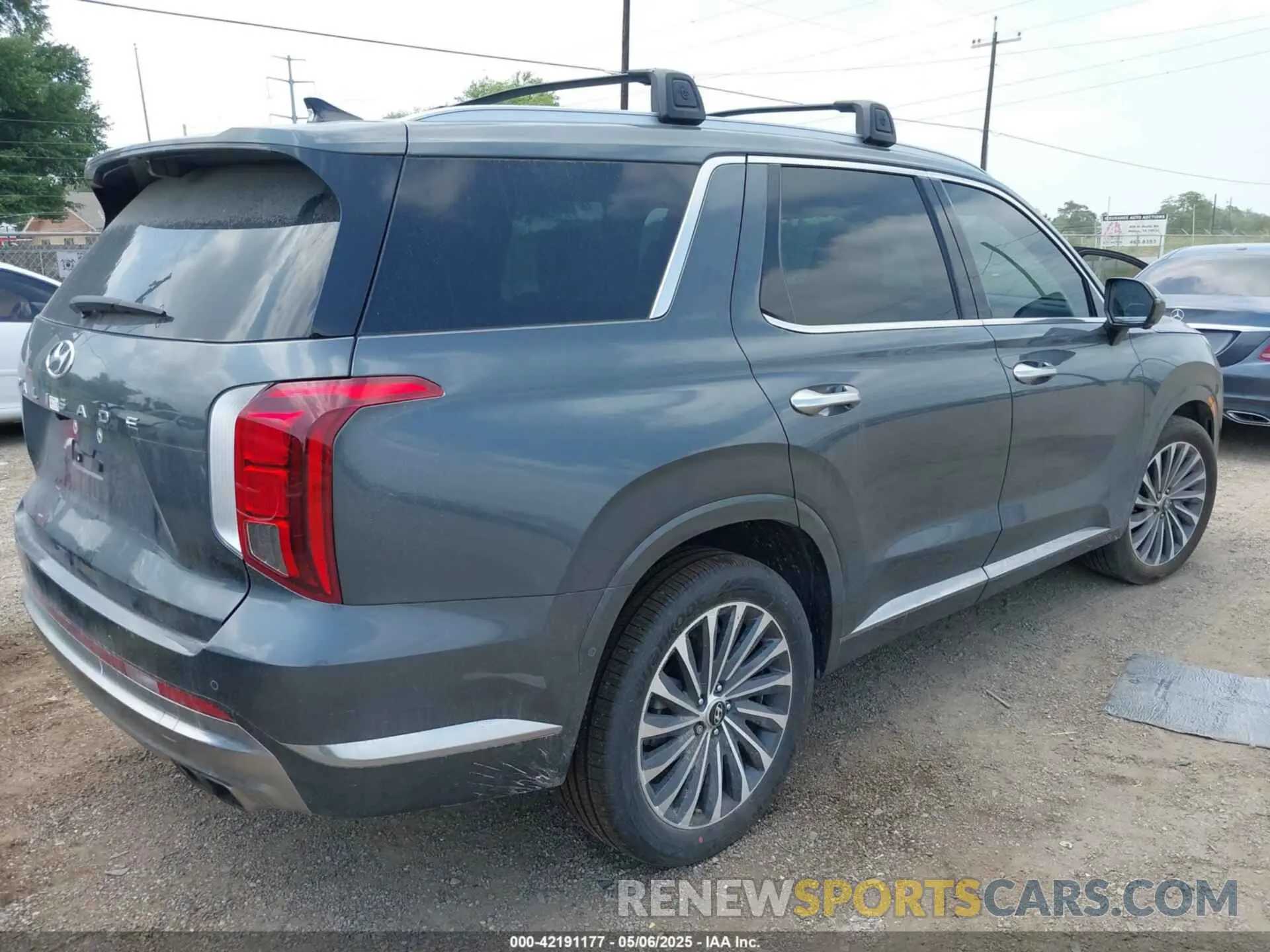 4 Photograph of a damaged car KM8R74GE9RU697553 HYUNDAI PALISADE 2024
